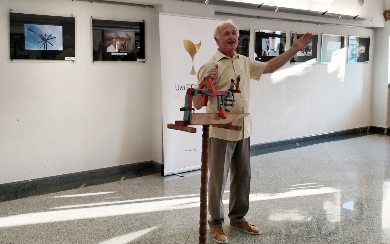 razstavaklopotec 2308