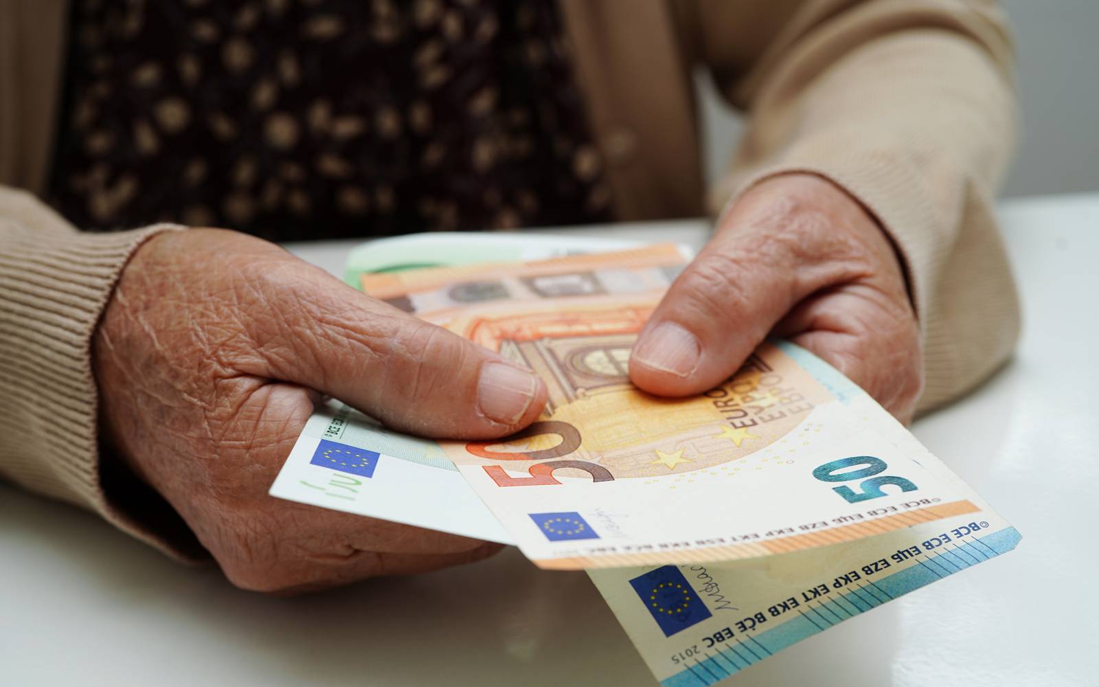 Koliko nas stanejo »borčevske pokojnine«?