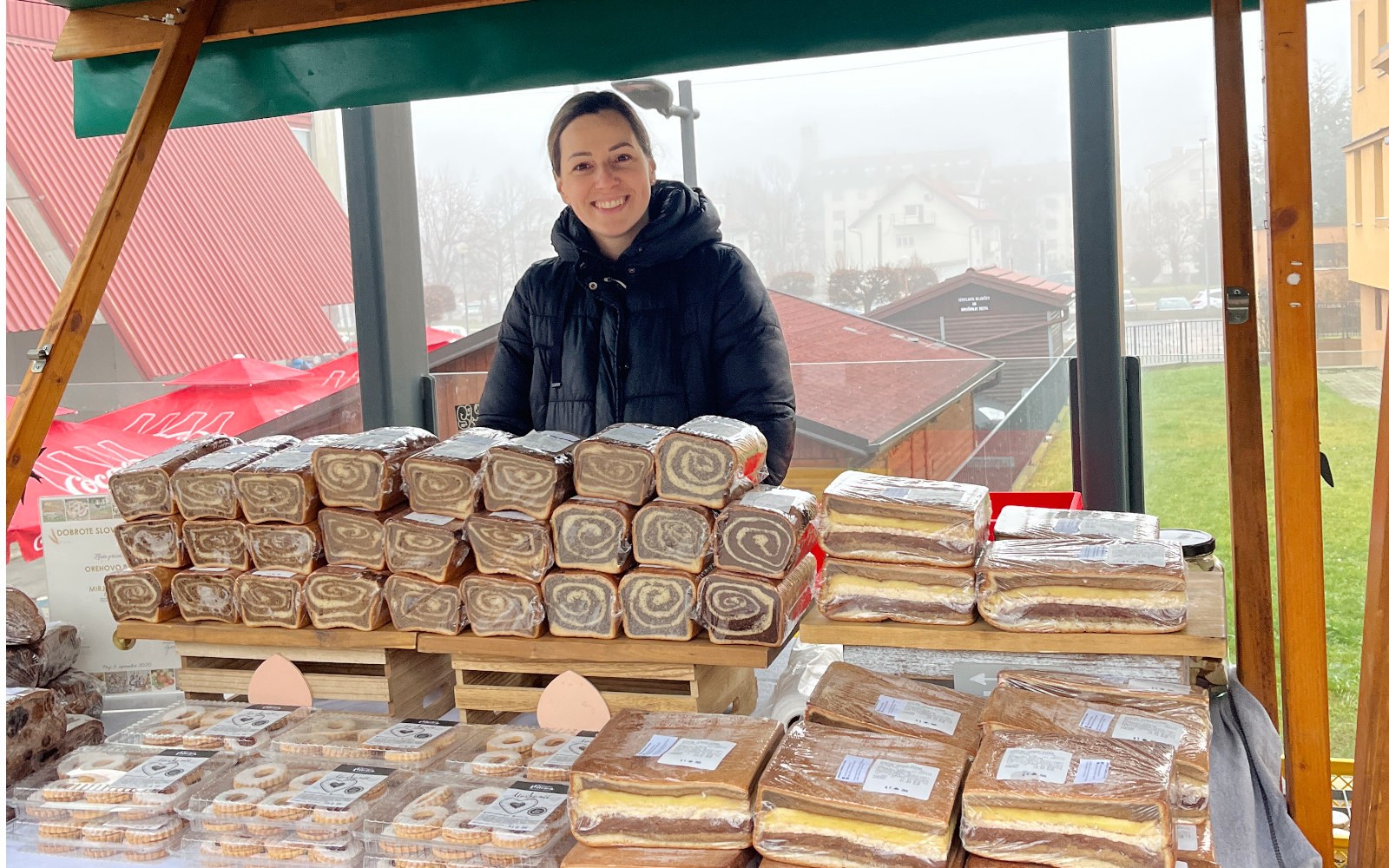 Po domačo potico ali sadni kruh na lenarško tržnico