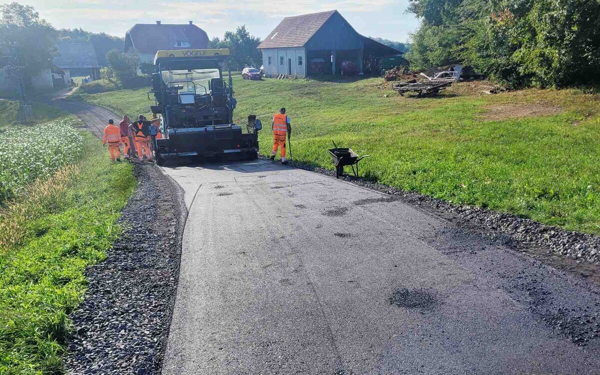 Občina Benedikt obnovila več cest in izboljšala varnost