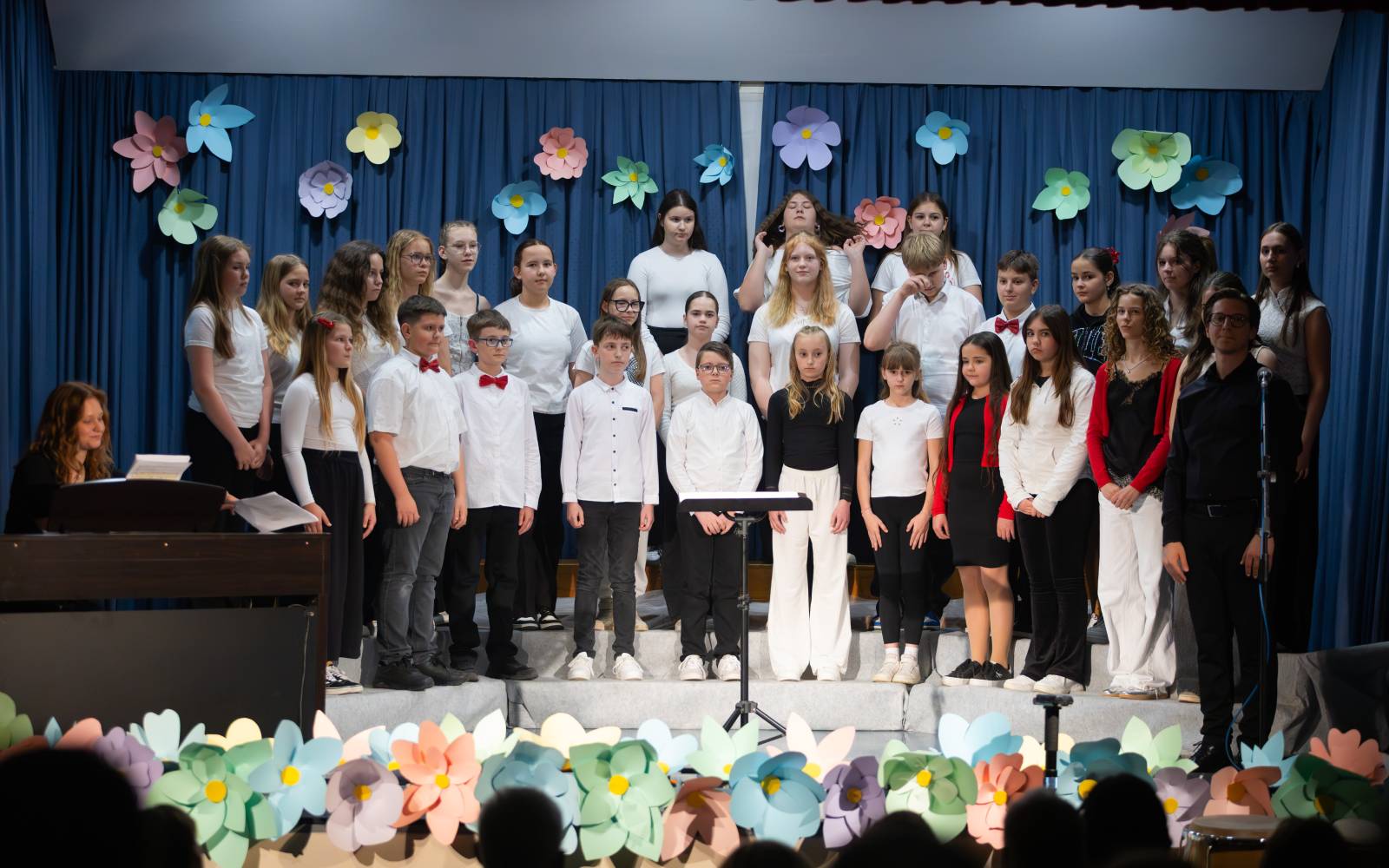 Ko zapojejo »črički« in »slavčki«