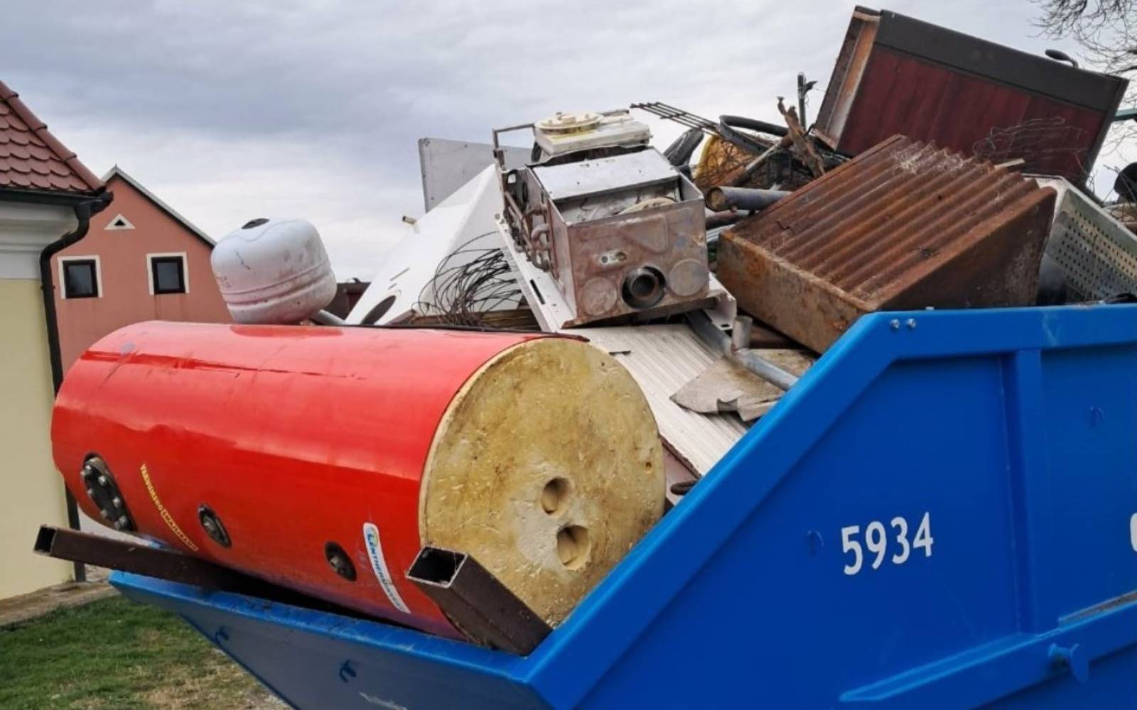 Za valeto zbirali staro železo