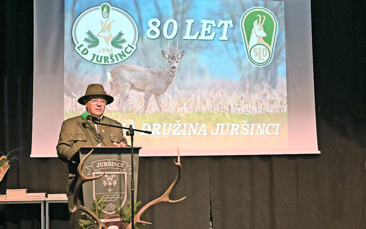 Starešina LD Juršinci na slovesni akademiji ob 80. obletnici LD Juršinci.