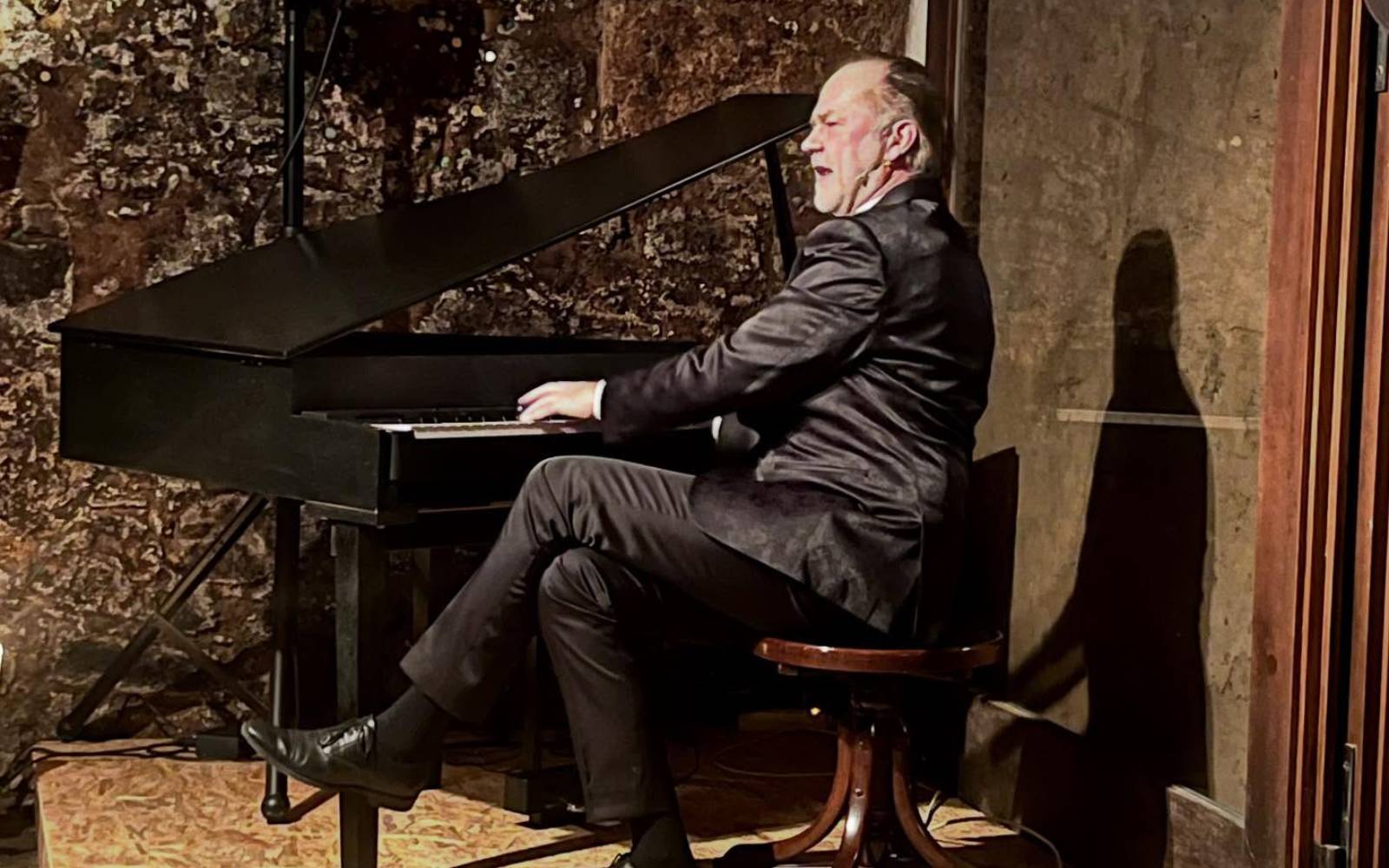 Ivanušičev gledališko glasbeni kabaret