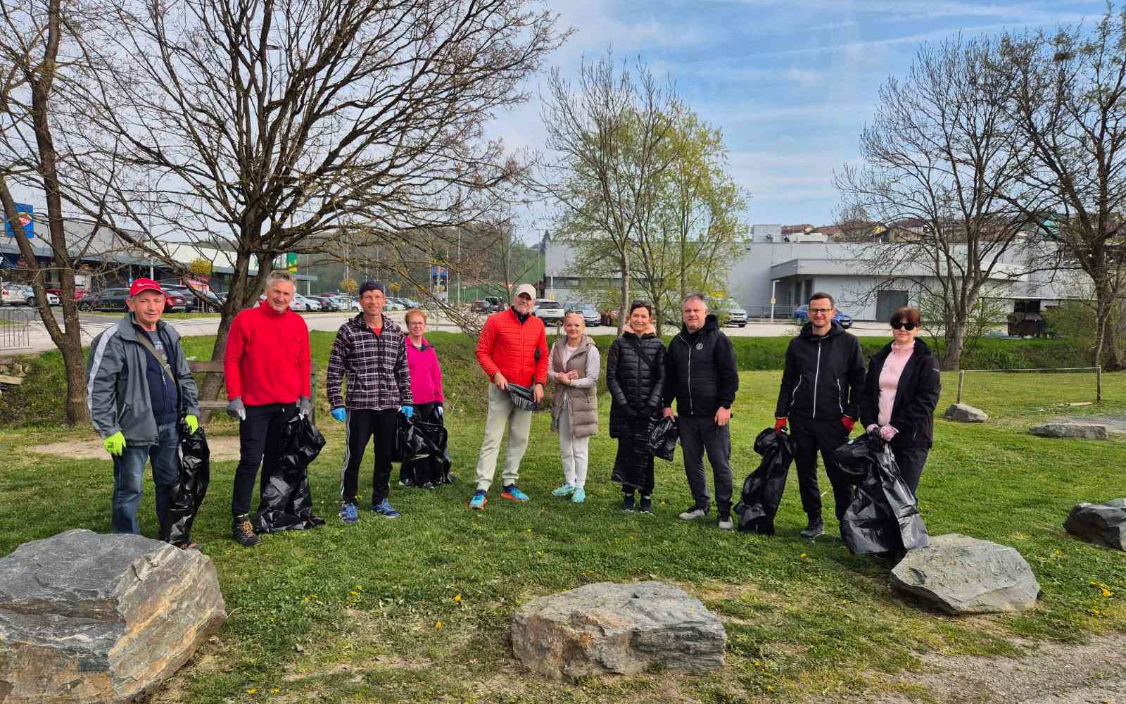 V občini Lenartu več kot 200 prostovoljcev zbralo okoli tono odpadkov