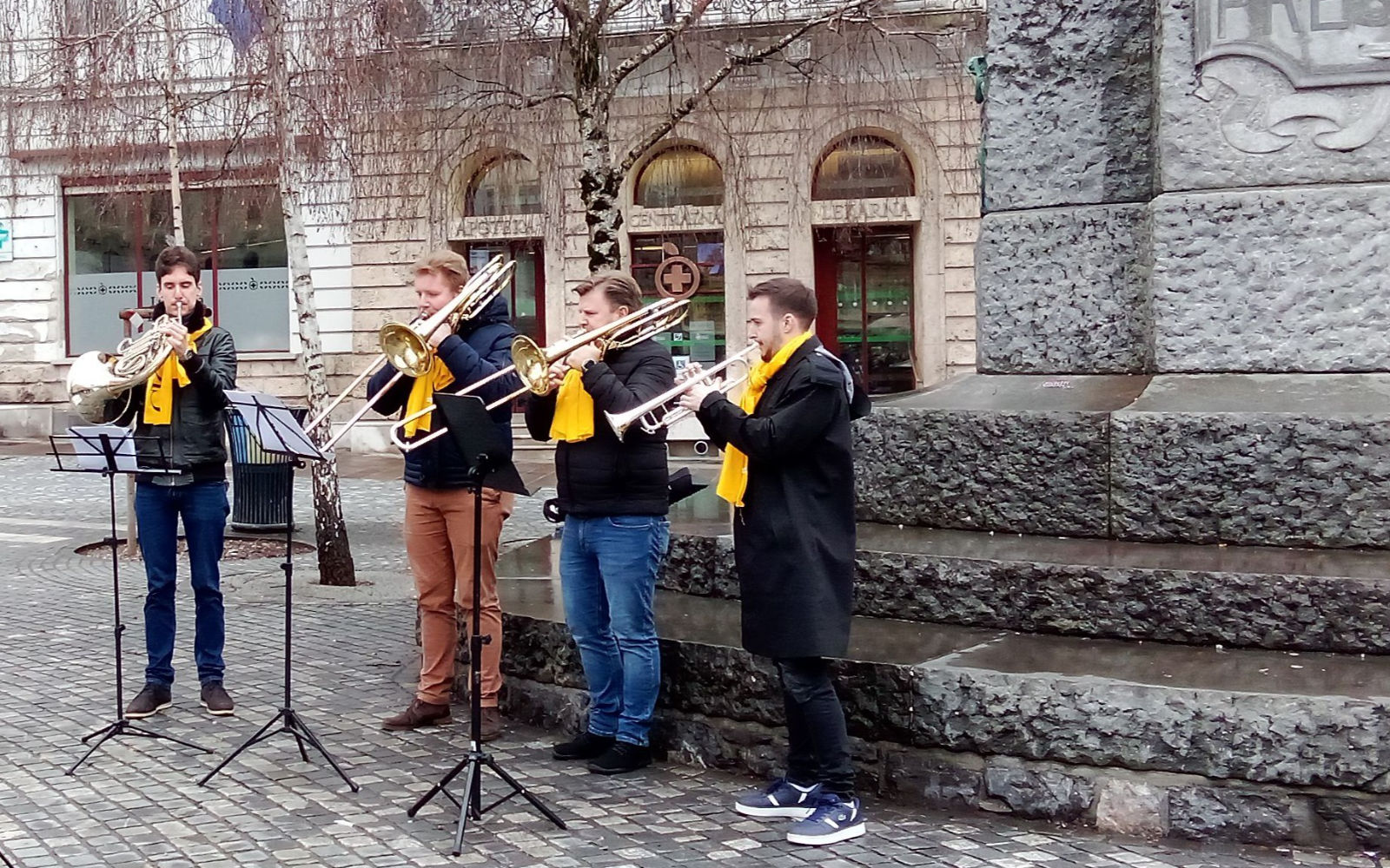 Poet tvoj nov Slovencem venec vije