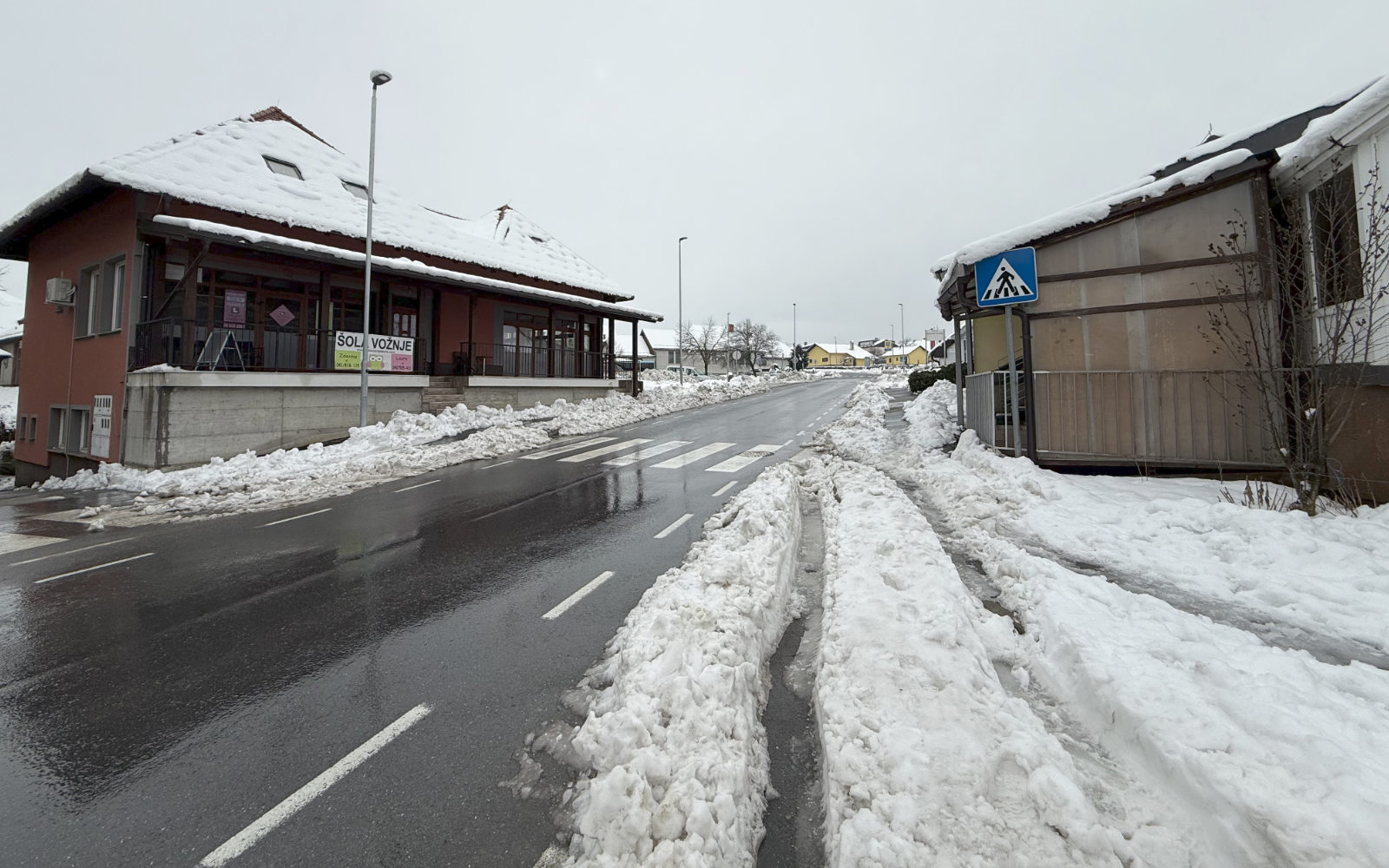 Joj, kam bi potisnili sneg?