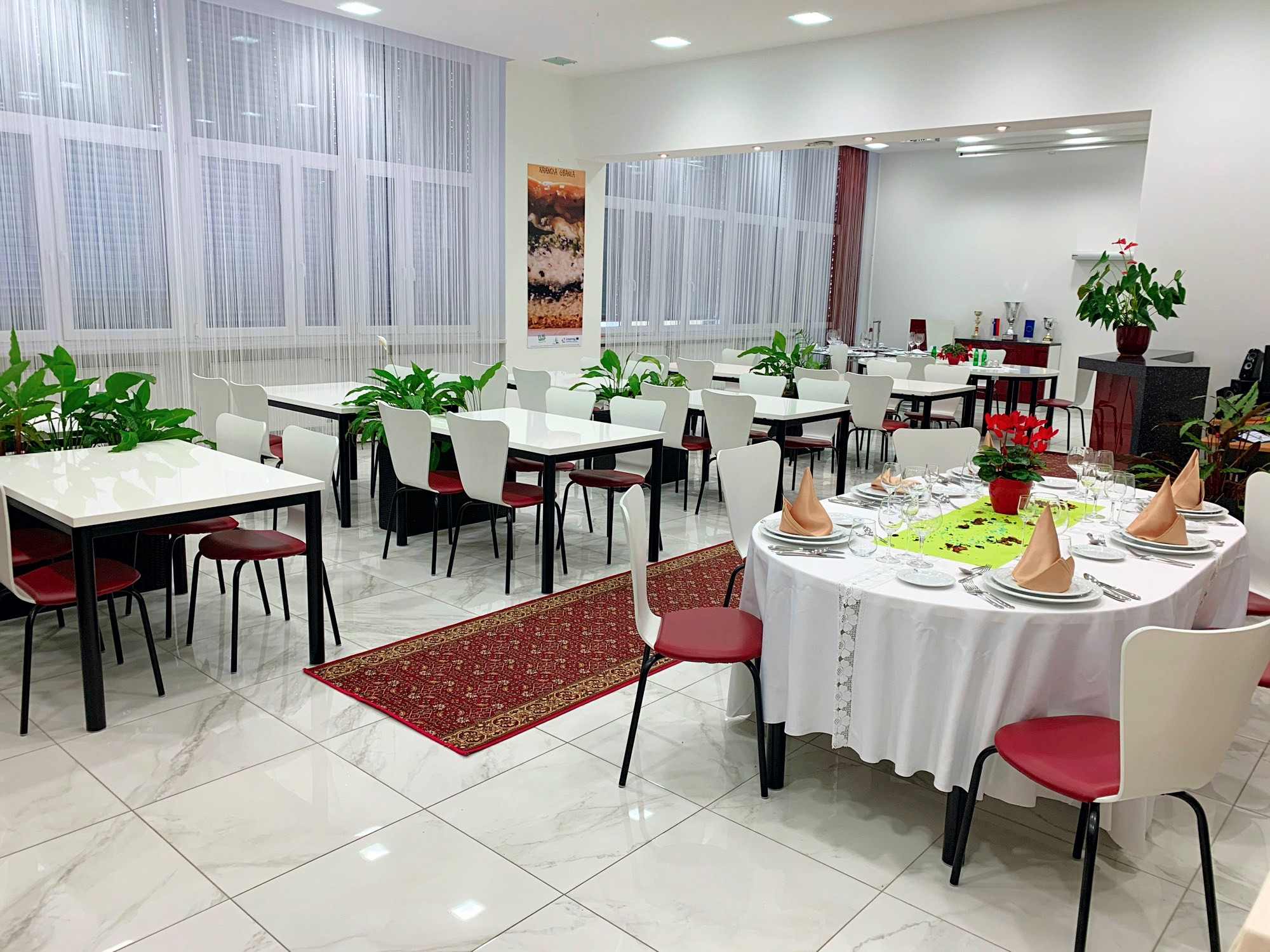 Strežba UČILNICA