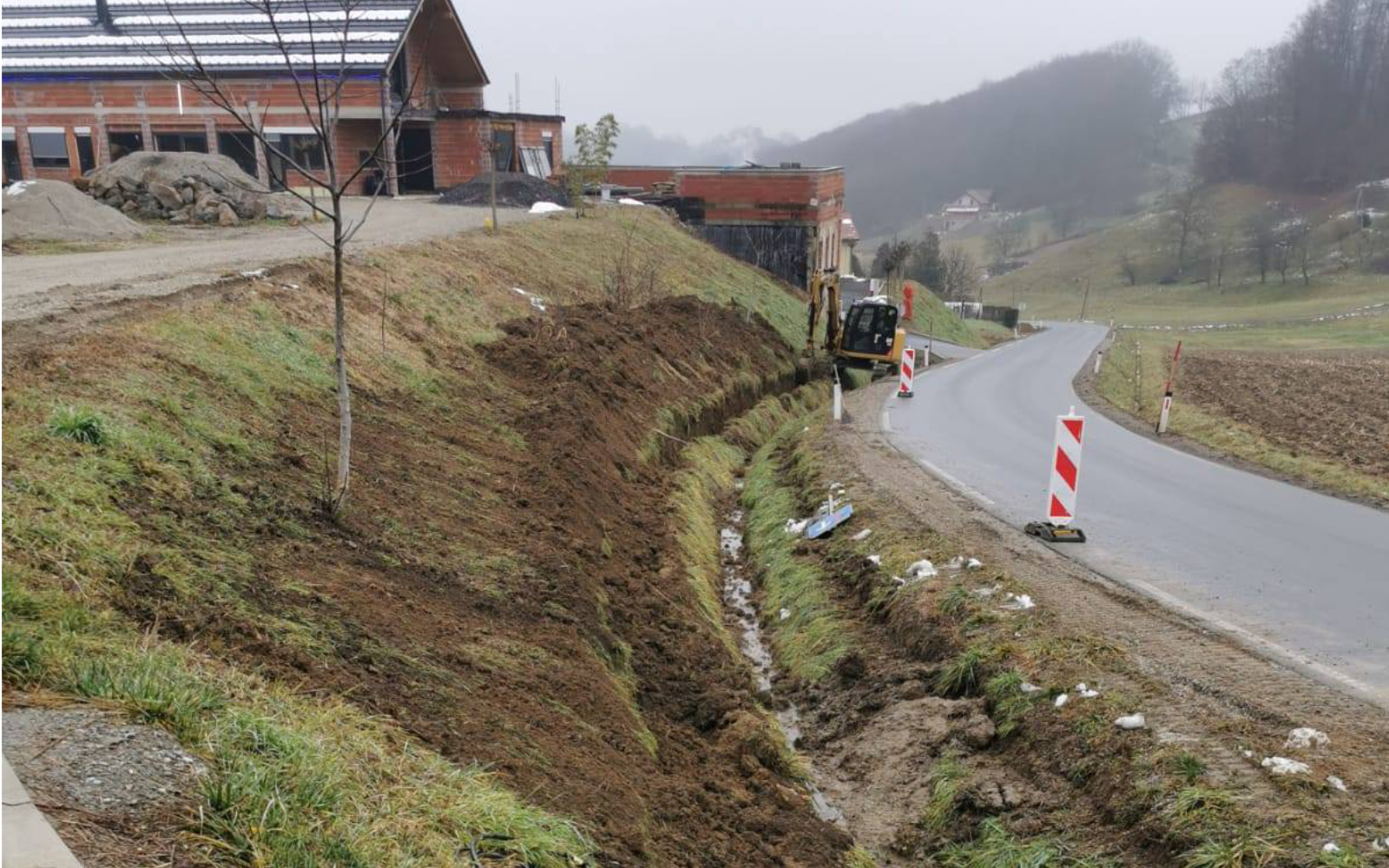 Na Štajerskem delajo s polno paro, trasa omrežja pa je tako iz dneva v dan daljša. RUNE Slovenija nadaljuje tudi s priklopi uporabnikov na omrežje v občini Pesnica. Foto: RUNE Slovenija