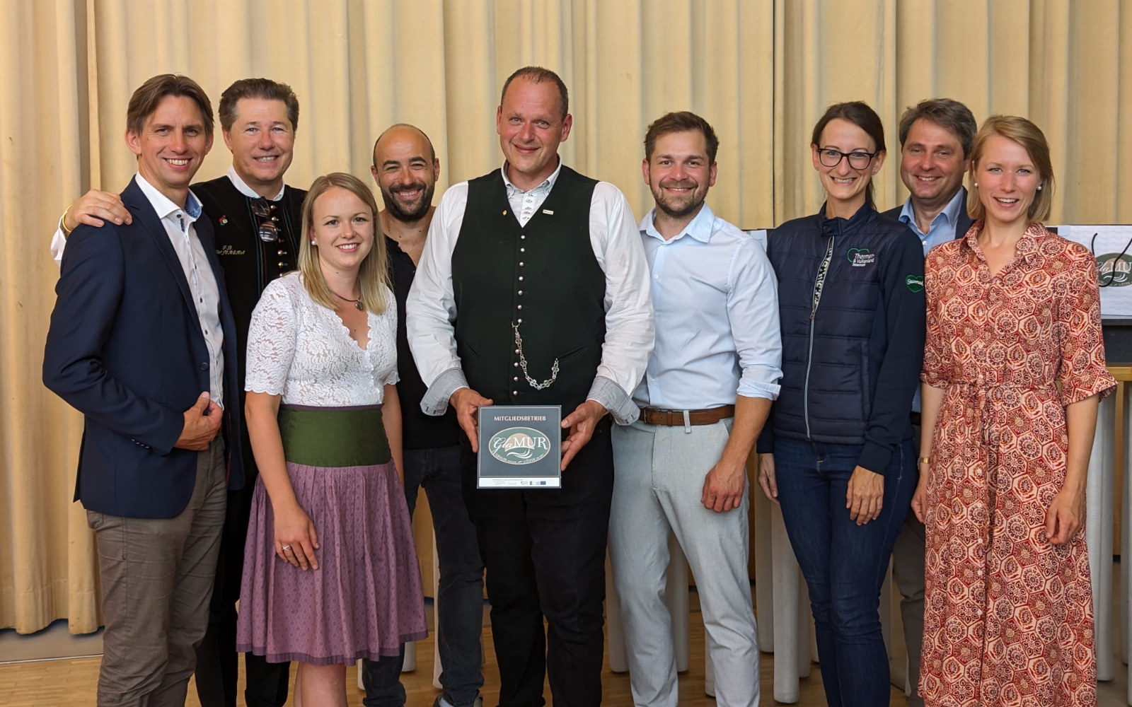 Na tokratnem občnem zboru so med drugim izvolili prvi bilateralno zastopan upravni odbor. Foto: arhiv projekta GlaMUR