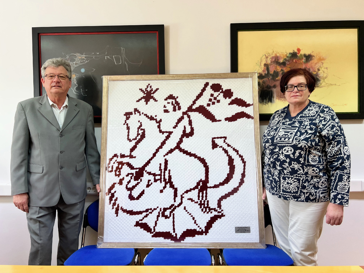 V naši Sloveniji imamo res lepe grbe in smo lahko zelo ponosni na njih. Jaz pravim, da so božanski!," je navdušena Dvoršakova. Foto: Nina Zorman
