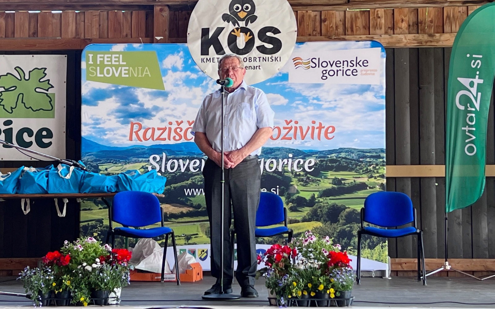 Ne bomo dovolili, da kdor koli posega v osnovne vrednote kmetijstva oziroma podeželja: pravice do kmetovanja, pravice za ohranjanje podeželja in pravice za kmetstvo na podeželju,« je bil kritičen Venčeslav Senekovič.