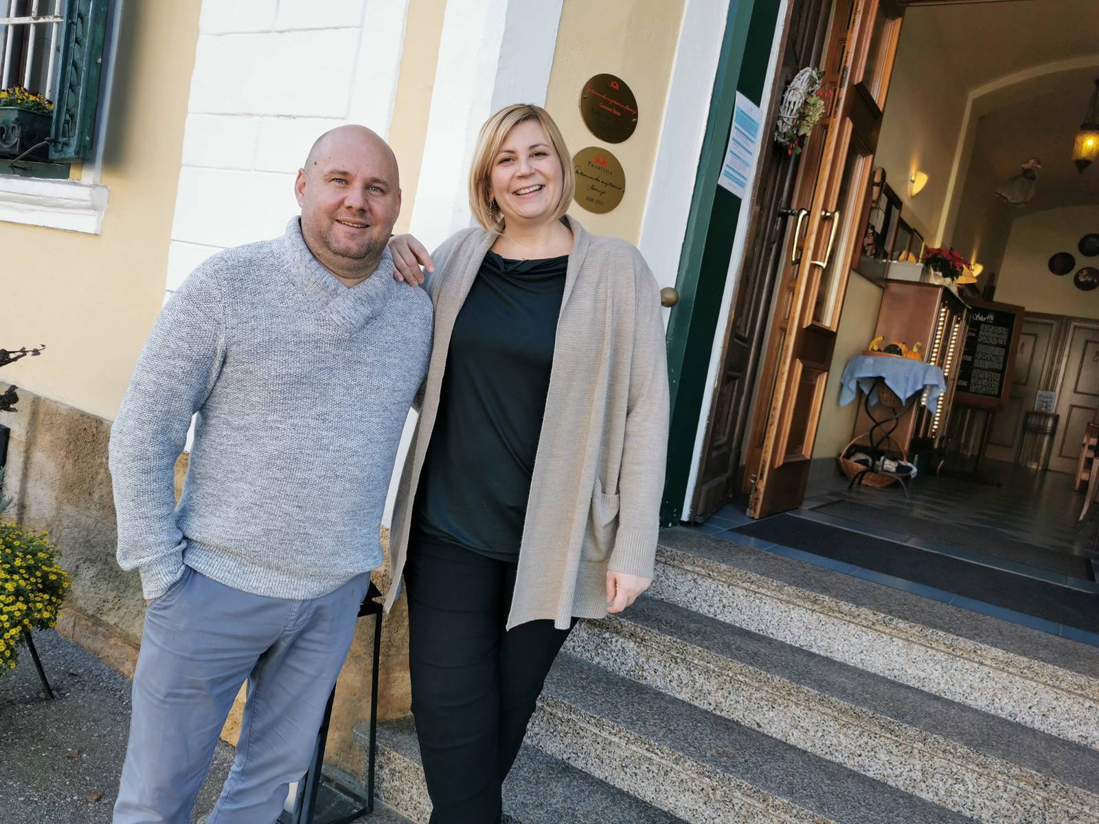 Nataša Cotar je nosilka šeste Šikerjeve generacije. S partnerjem Markom se na veliko trduta in snujeta drzne projekte. Foto: osebni arhiv