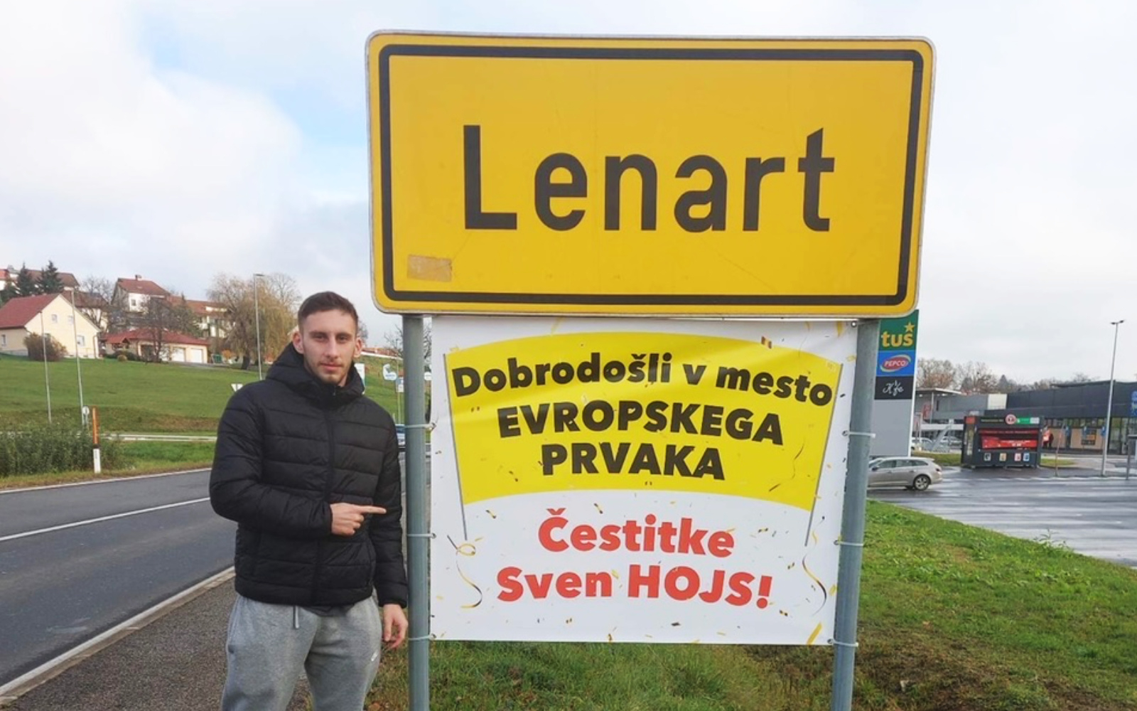 Na vpadnici v mesto Lenart so evropskemu prvaku pripravili presenečenje.