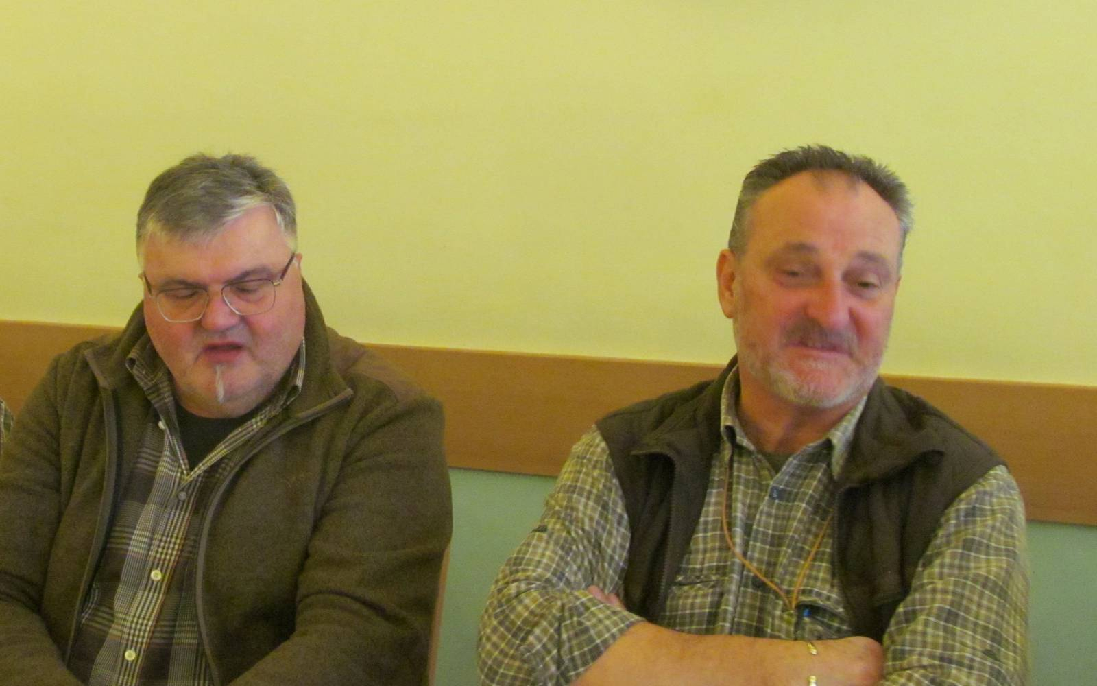 Predsednika KPL Celovec Janez Kaiser (levo)  in Lovske zveze Maribor Marjan Gselman sta napovedala poglobitev sodelovanja. Foto: Marjan Toš.