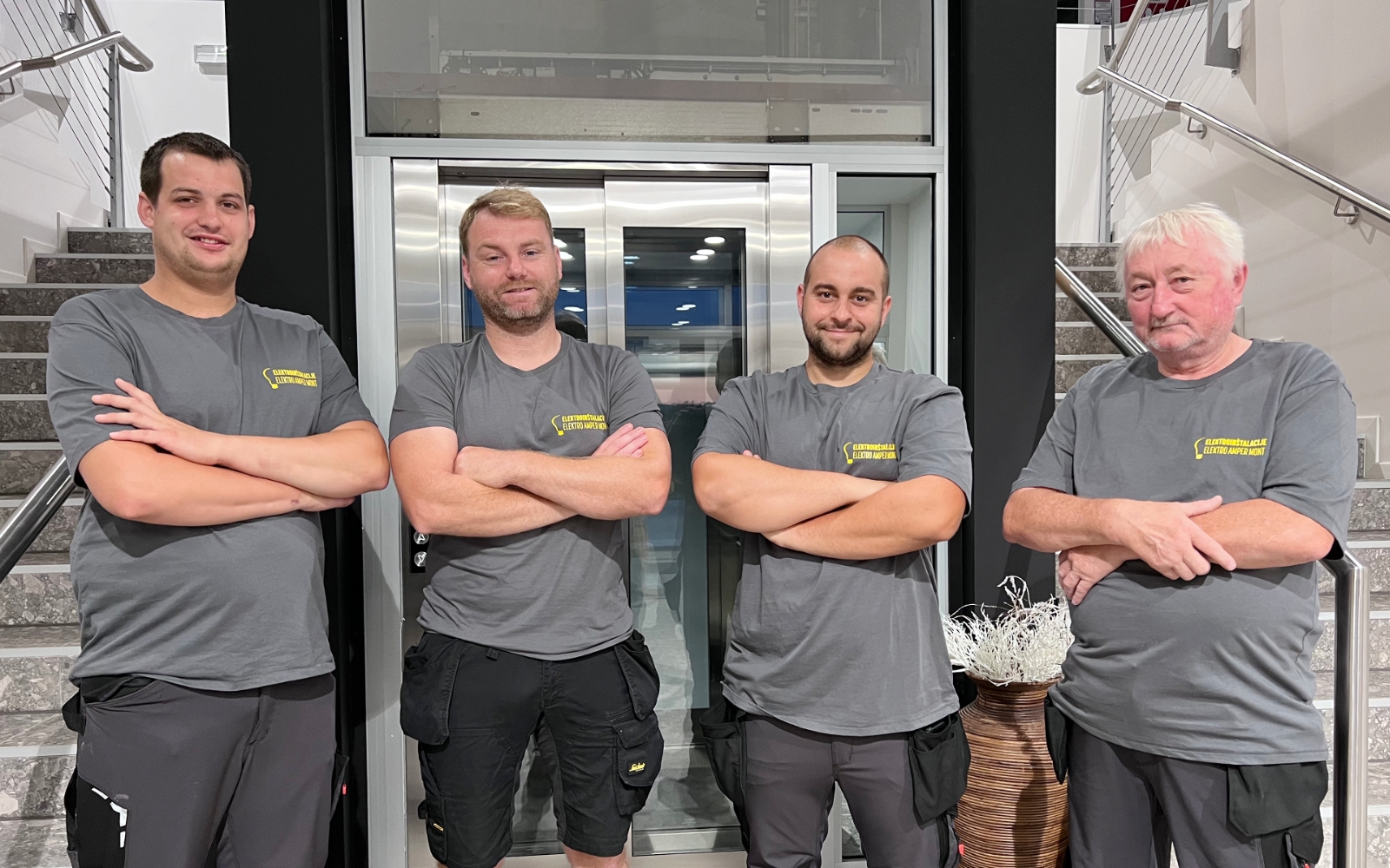 Ekipa podjetja Amper mont d.o.o. bi v svoje vrste z veseljem sprejela nove sodelavce, da bi skupaj delali elektroinštalacije in pametne rešitve, ki bodo presegle strankina pričakovanja.