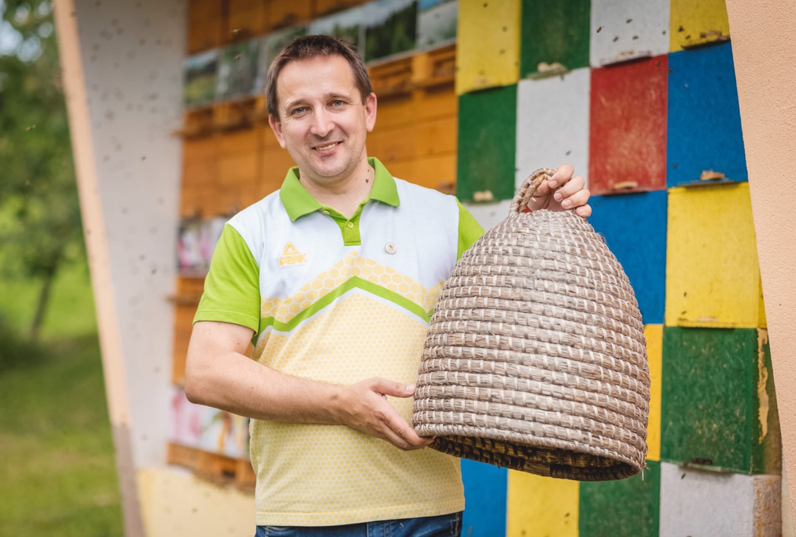 Usposabljanje bo vodil priznani čebelar, dr. Peter Kozmus, ki ima bogate izkušnje na področju čebelarstva. Foto: arhiv Petra Kozmusa