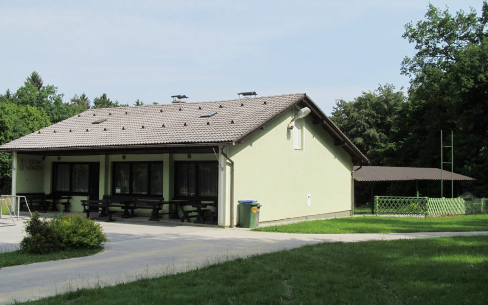 Lovci iz LD Dobrava so si oddahnili- dom je končno njihov. Foto: Marjan Toš