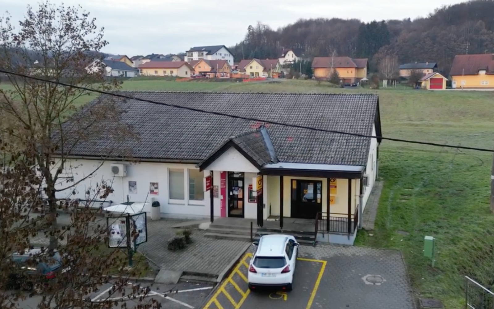 Med poštami po Sloveniji so jih v letu kar 36 preoblikovali v pogodbene pošte. Foto: M. Krautič