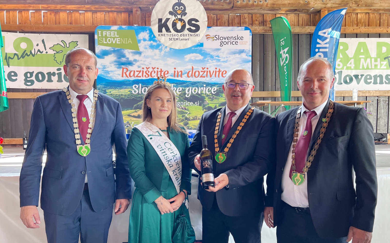Podelitve se je udeležila Patricija Peklar, 7. cerkvenjaška vinska kraljica.