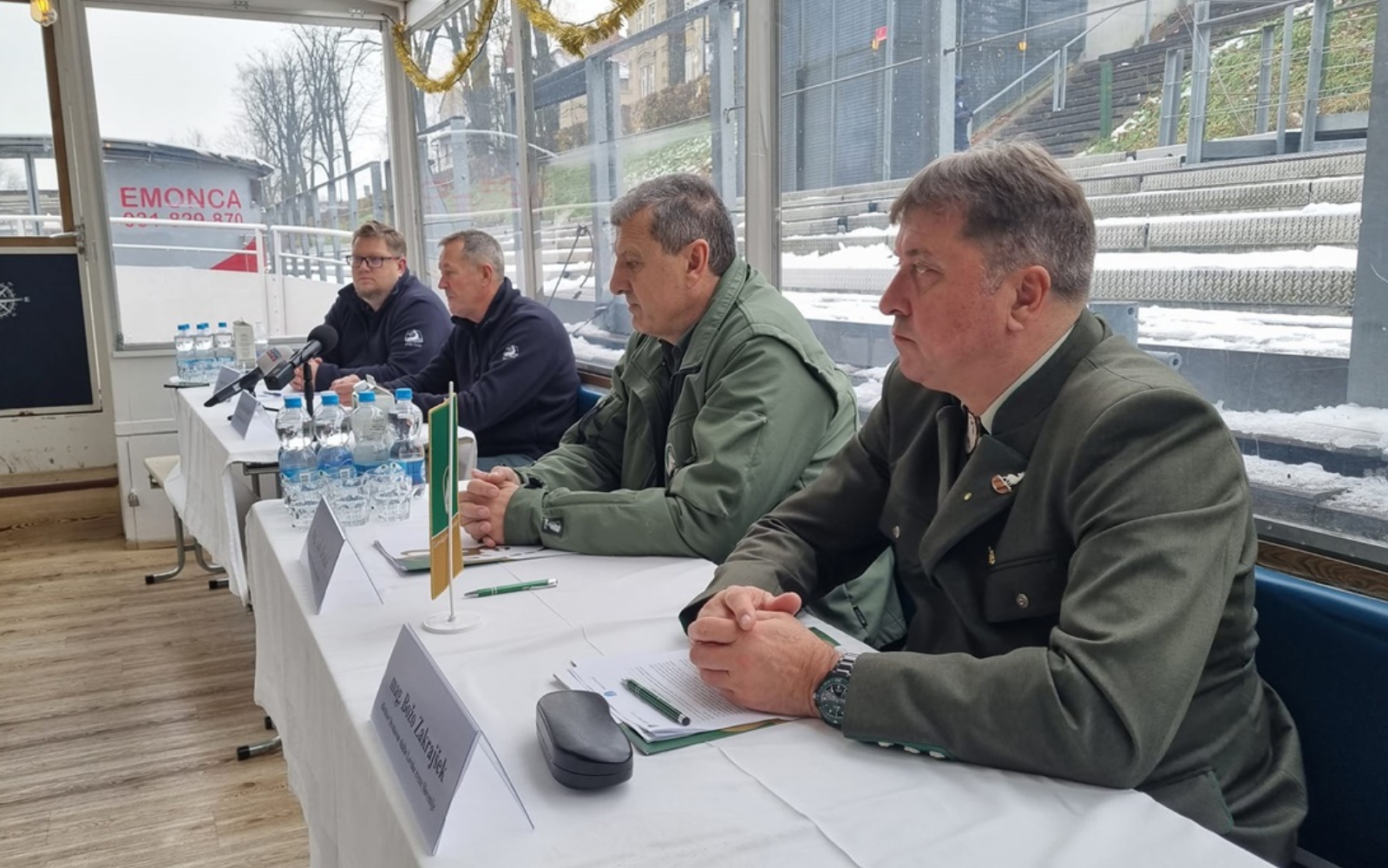 Utrinek iz novinarske konference. Foto: Urša Kmetec