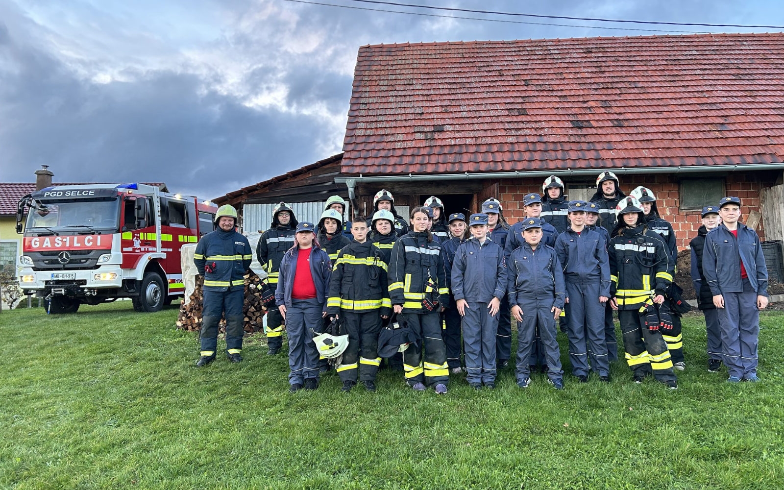 Našim "tamladim" pa čestitamo, uspešno ste prestali prvo resnejšo preizkušnjo in nam dokazali, da iz vas še nekaj bo," so ponosno zapisali iz PGD Selce.