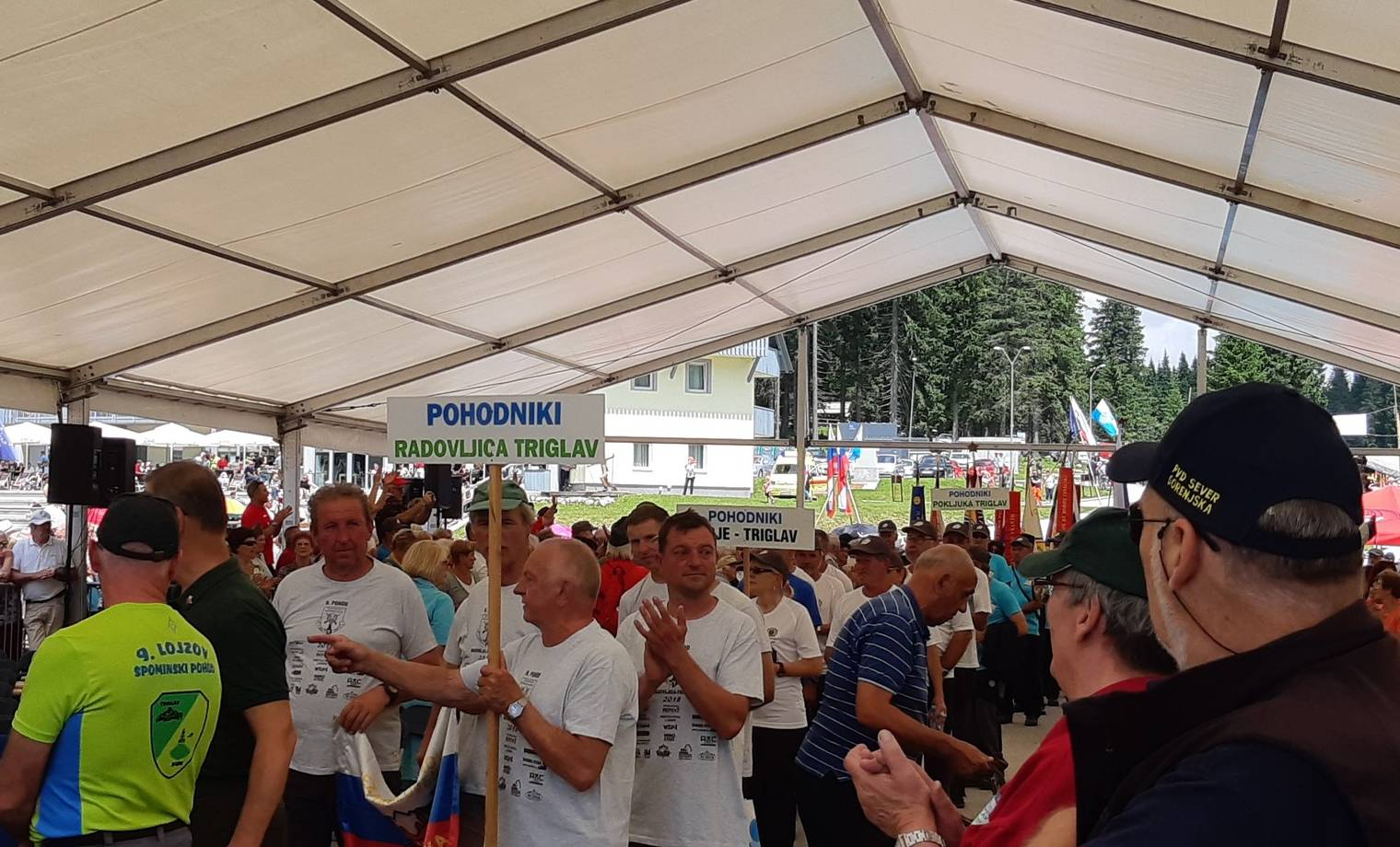 Sproščeno družabno srečanje po pohodu na Triglav na Rudnem polju na Pokljuki.