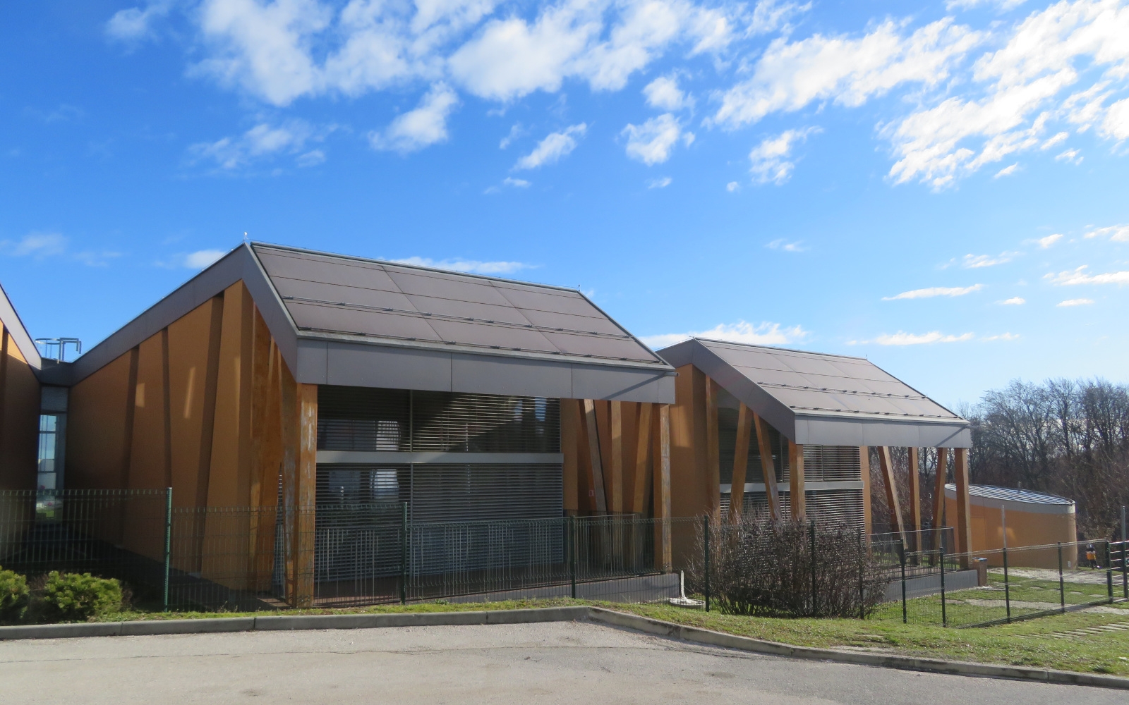 Razširitev vrtca bo sledila idejni zasnovi obstoječega. Foto: Tomaž Kšela