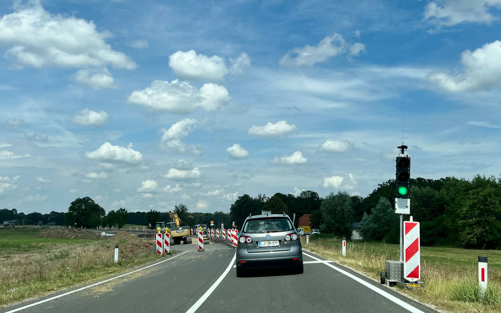 Gradnja krožnega križišča v Zgornji Senarski se je pričela. Foto: Nina Zorman.