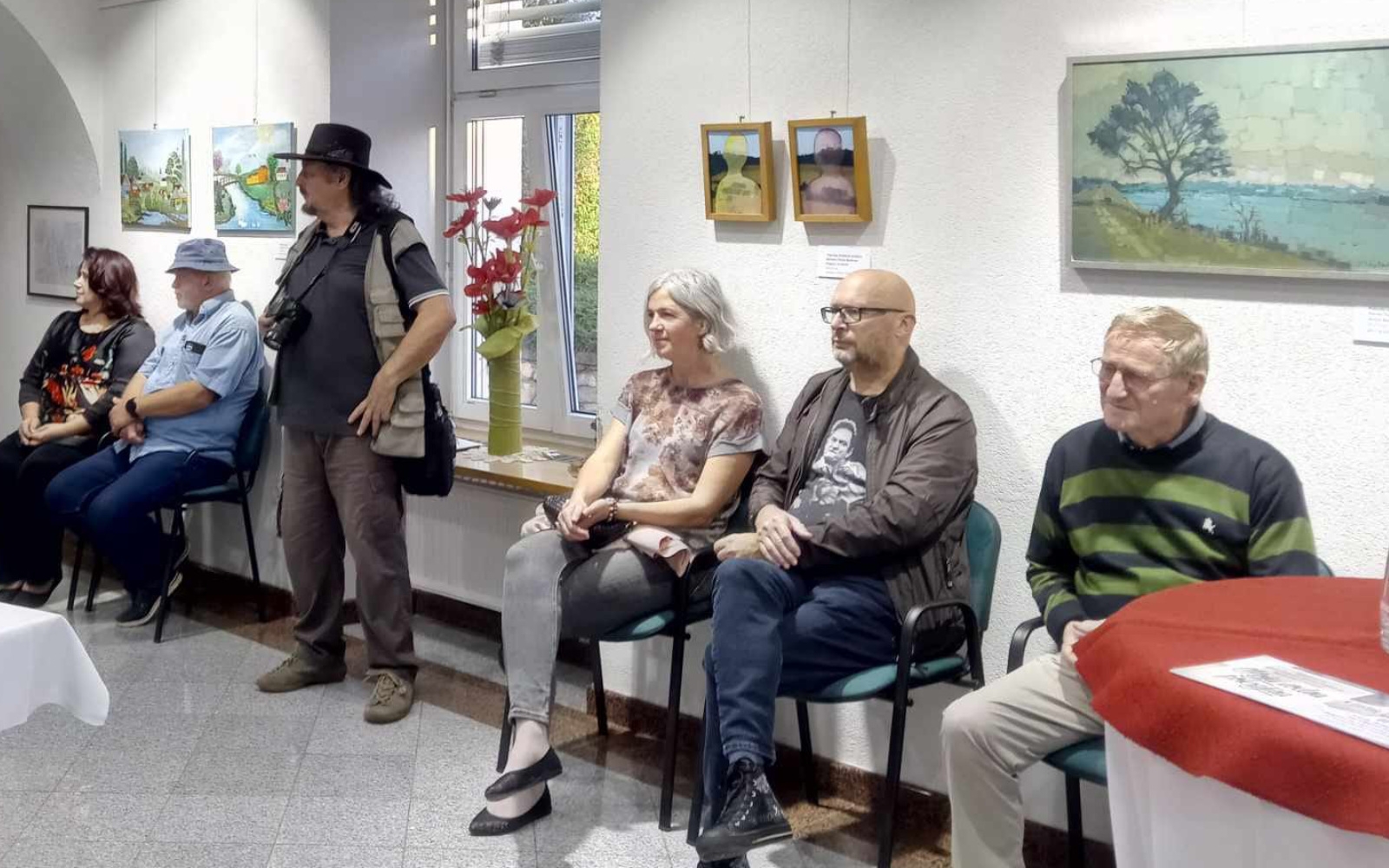 Razstava je bila najprej na ogled v Občini Sveta Ana, zdaj prihaja še v Benedikt.Foto: arhiv JSKD