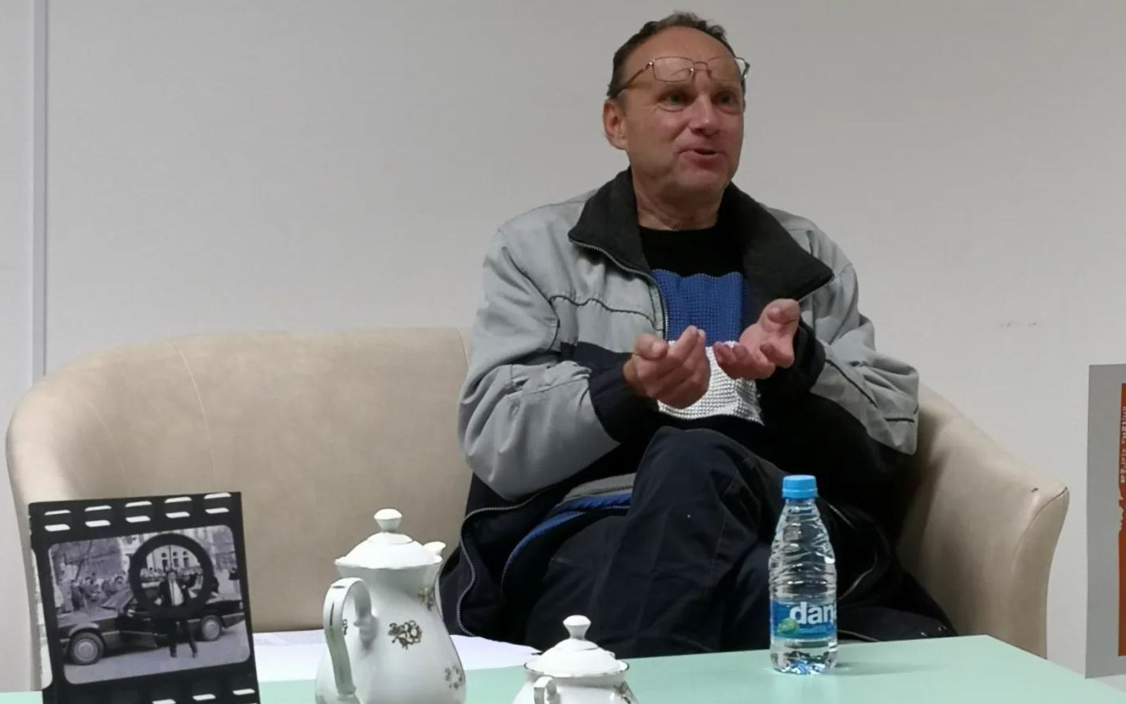 Igor Kršinar ob svoji knjigi. Foto: Rosana Lorbek
