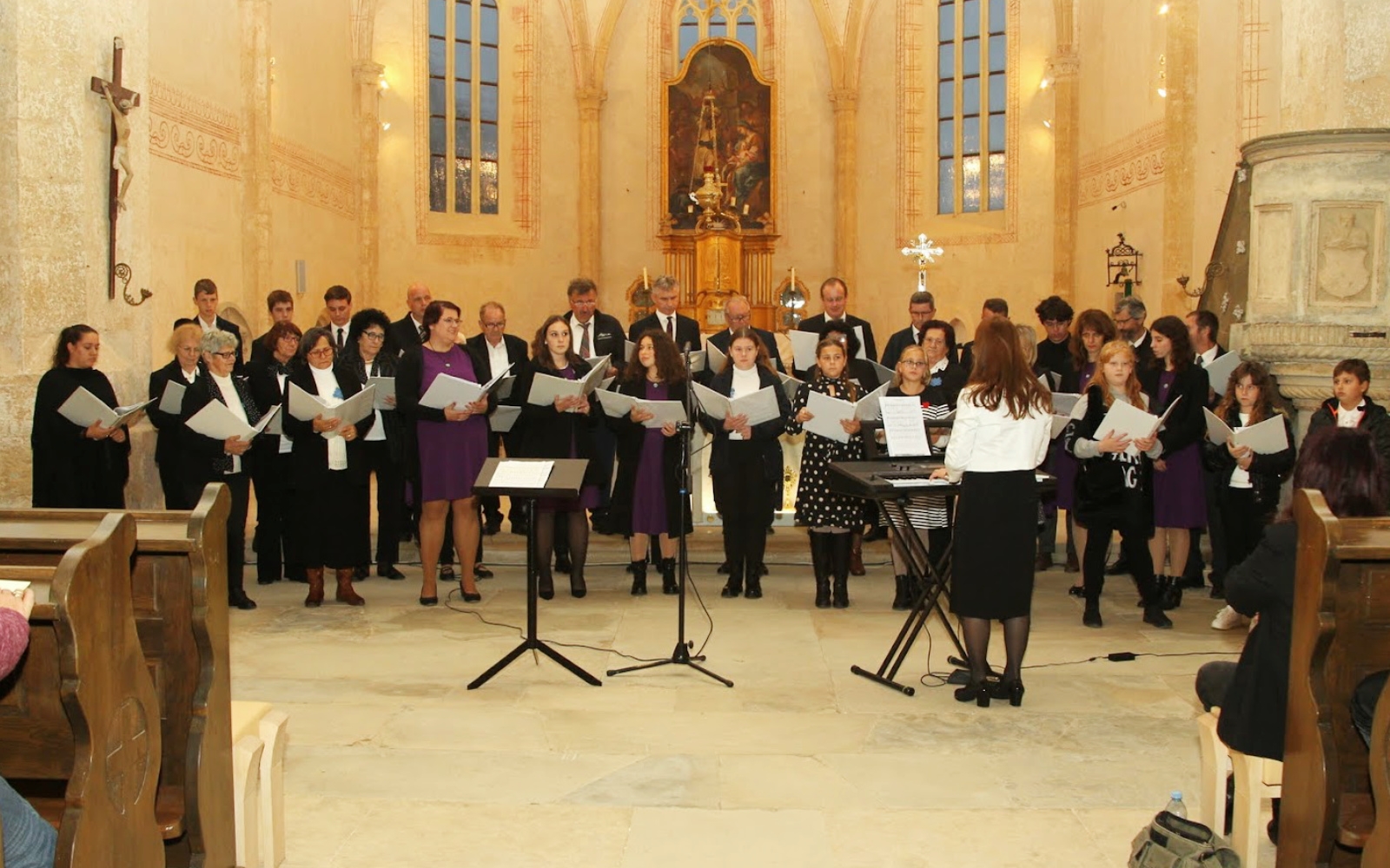 Posebnost prireditve je bila tudi izjemna udeležba publike, saj so na koncert prišli iz številnih koncev Slovenije ter več kot napolnili mogočno cerkev Svetih Treh Kraljev v Slovenskih goricah. Foto: Maksimiljan Potočnik