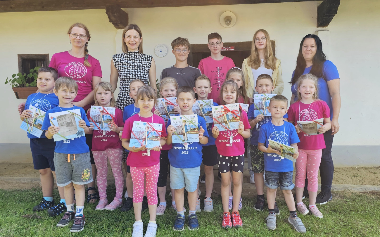 Županjin sprejem v Hrgovi hiški je priložnost za spoštovanje dosežkov, čestitke in vzpodbudo mladim učencem ob zaključku njihovega pomembnega življenjskega obdobja. Foto: arhiv šole