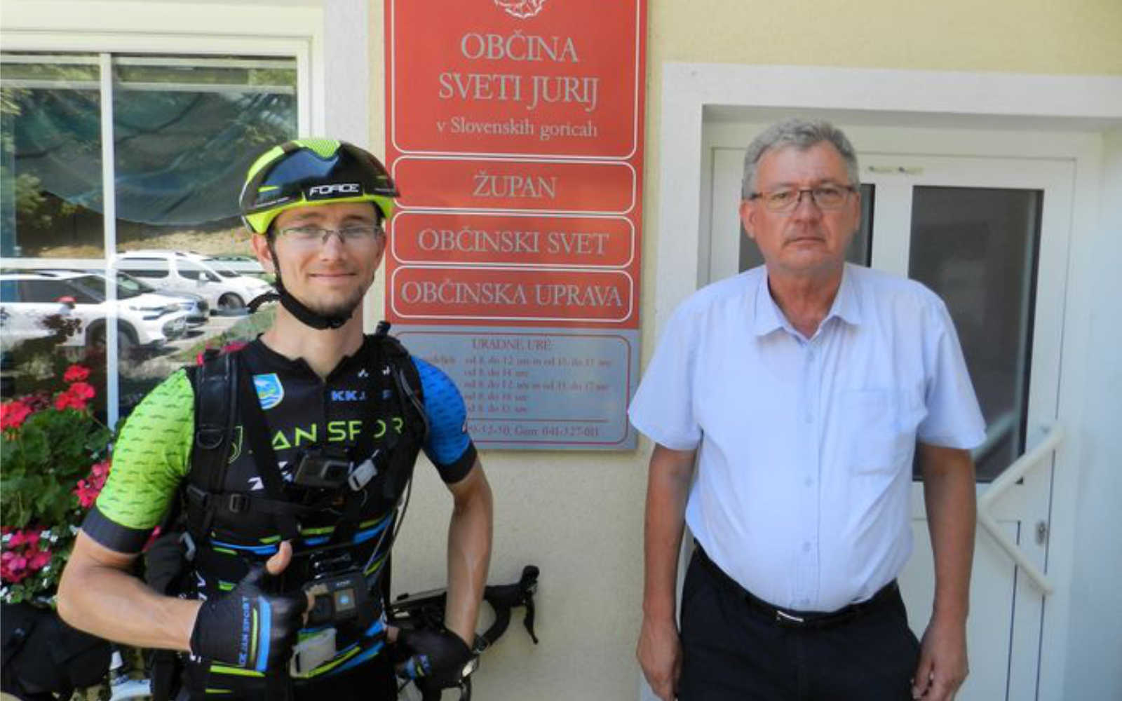 Kolesar Matjaž Hribljan na obisku v občini Sveti Jurij v Slovenskih goricah, kjer ga je sprejel župan Škrlec. Foto: arhiv občine