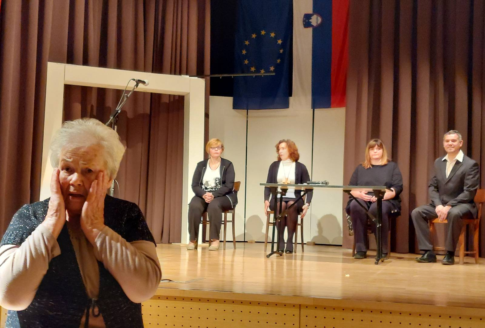 »Kandidatko Ditka in šofer« bodo gledalci lahko prvič videli na predpremieri v Pesnici, v petek, 8. aprila. Foto: arhiv KUD Marice Kerenčič Pesnica.