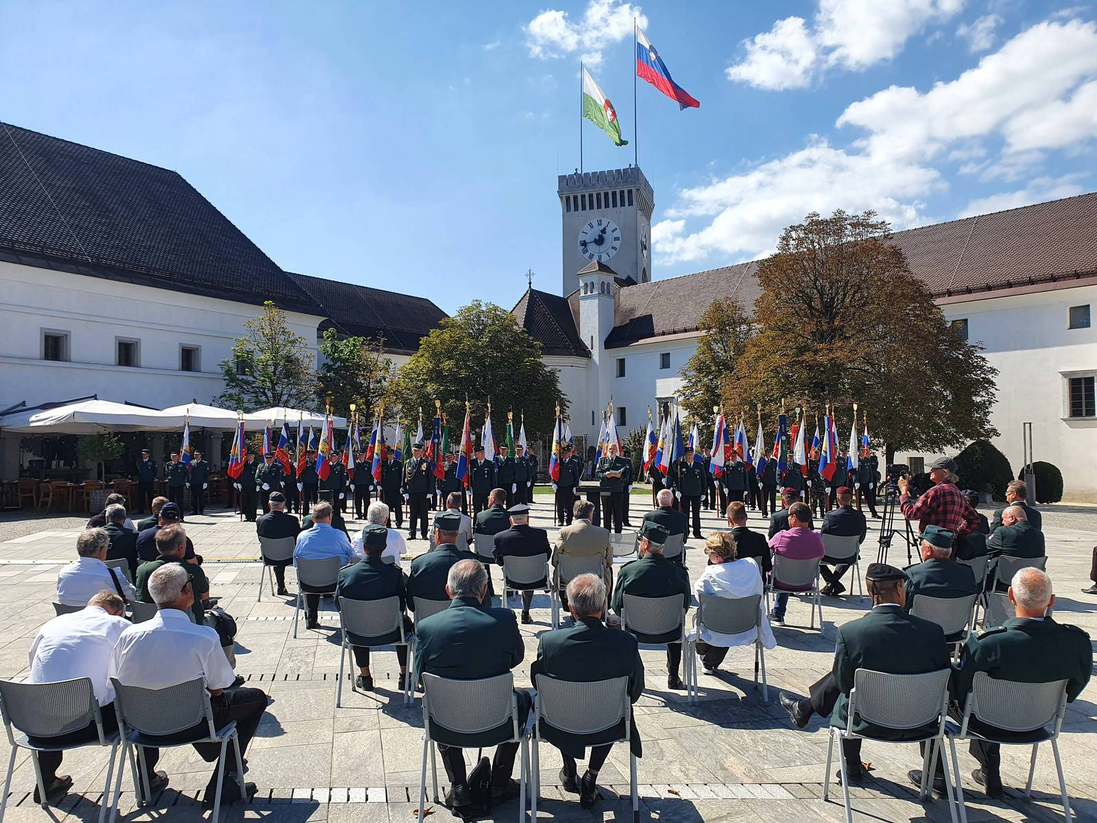 Veteranski prapori na Ljubljanskem gradu. Foto: Mitja Jankovič.