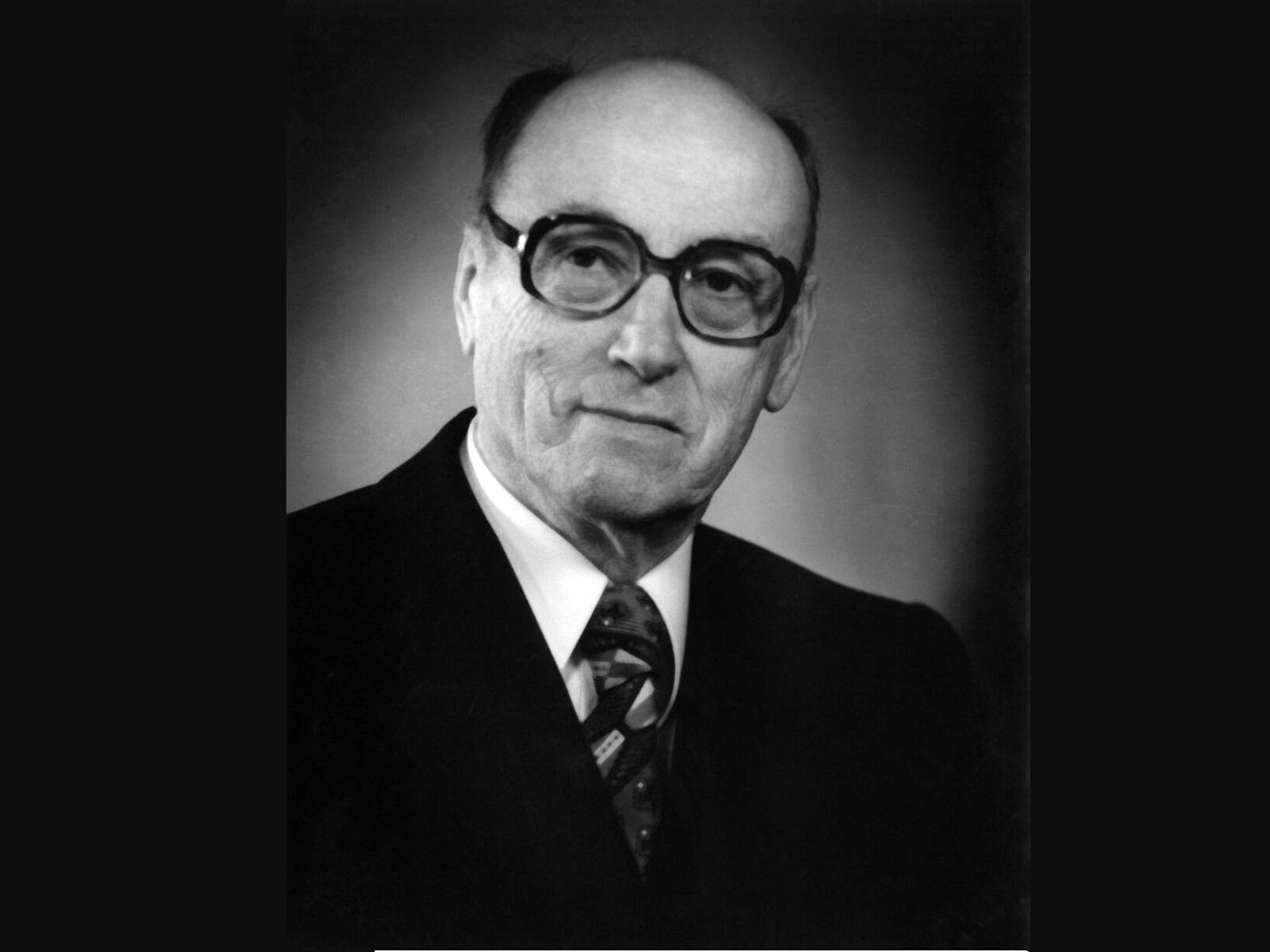 Akademik prof. dr. Anton Trstenjak  je  bil ponosni Prlek in se je rad vračal v rodne Slovenske gorice (arhiv SAZU).