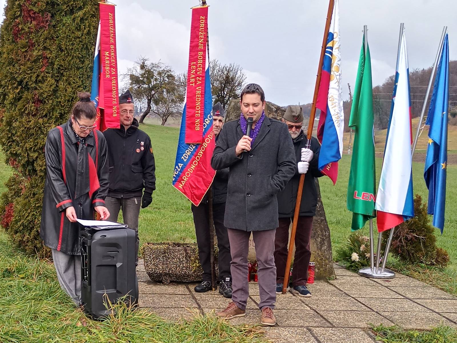 Utrinek  iz slovesnosti pri Tanjinem spomeniku. Foto Alojz Bezjak.