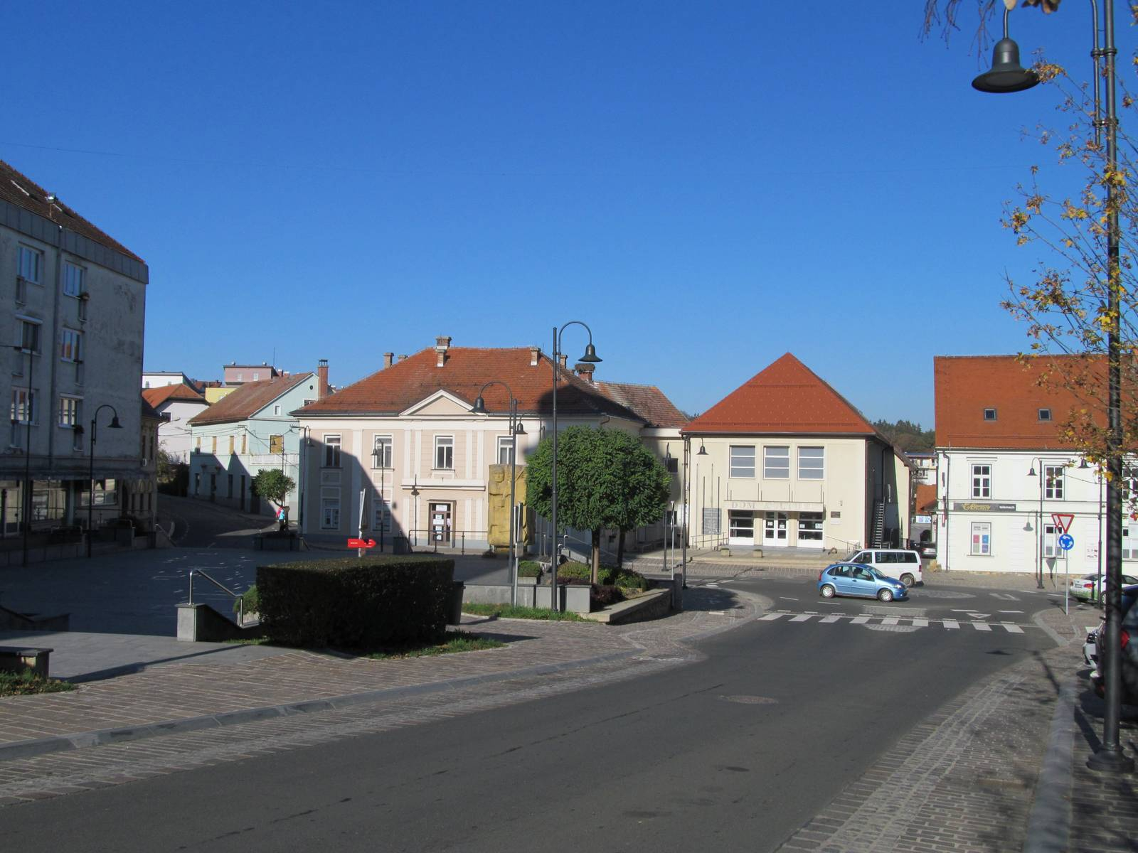 Lenart je prometno urejeno mesto. Foto: Marjan Toš.
