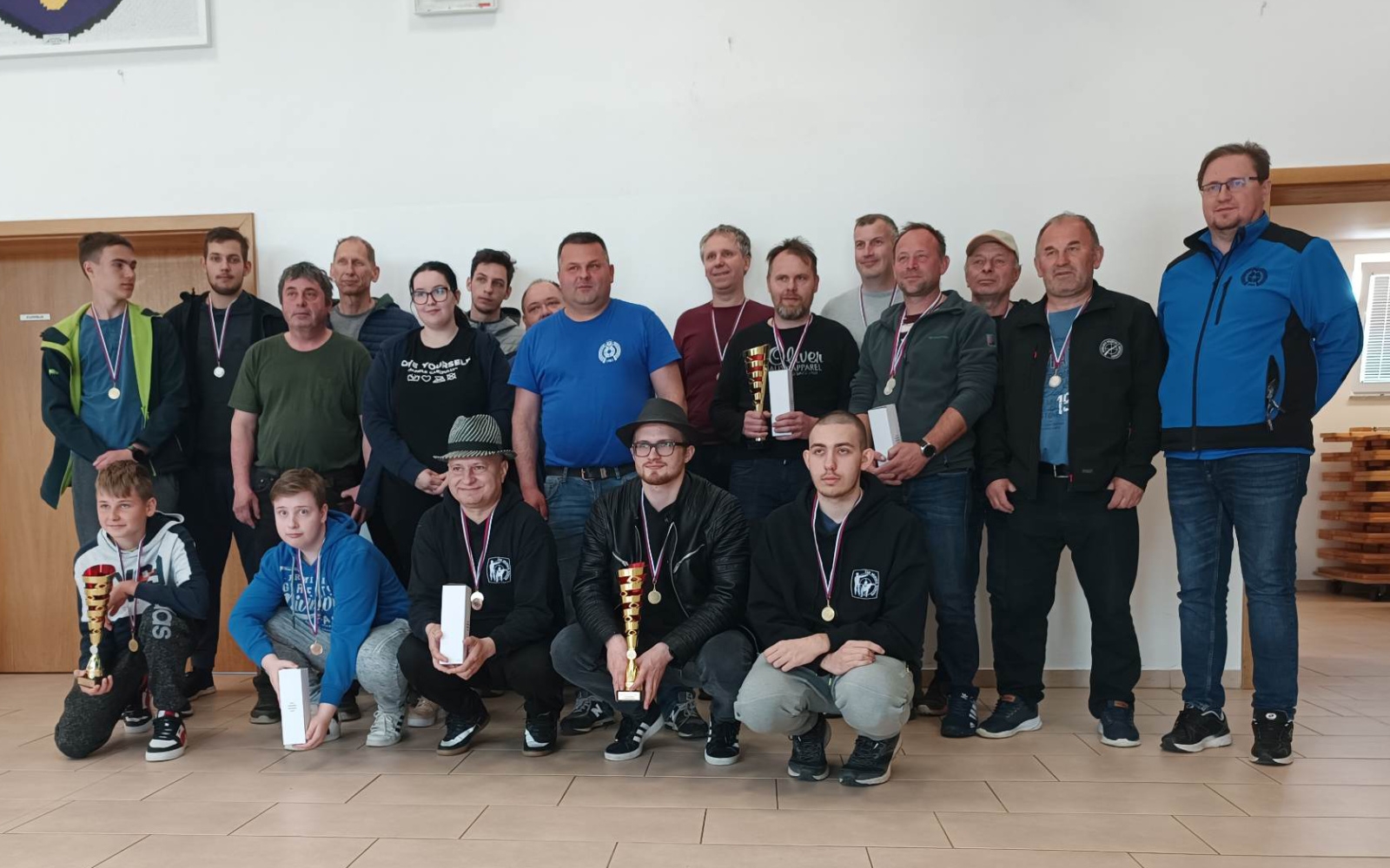 Skupinska fotografija udeležencev turnirja. Foto: arhiv SD Trnovska vas