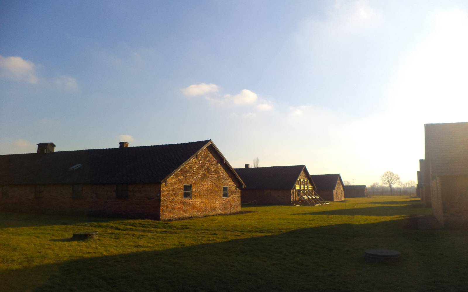 Auscwitz-Birkenau je bil množično morišče Romov. Foto: Marjan Toš.