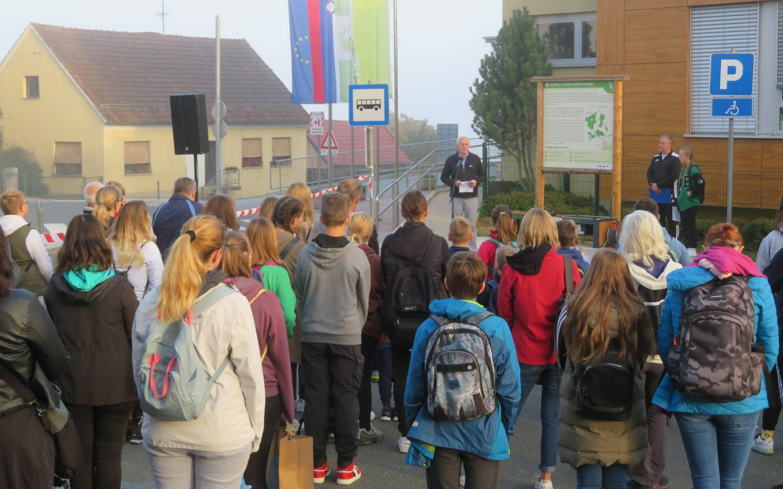 O pomenu doživljajske poti za učenke in učence ter druge domačine ter hkrati za turistično ponudbo občine Sveta Ana je na otvoritvi spregovoril njen župan Silvo Slaček. Foto: Tomaž Kšela.