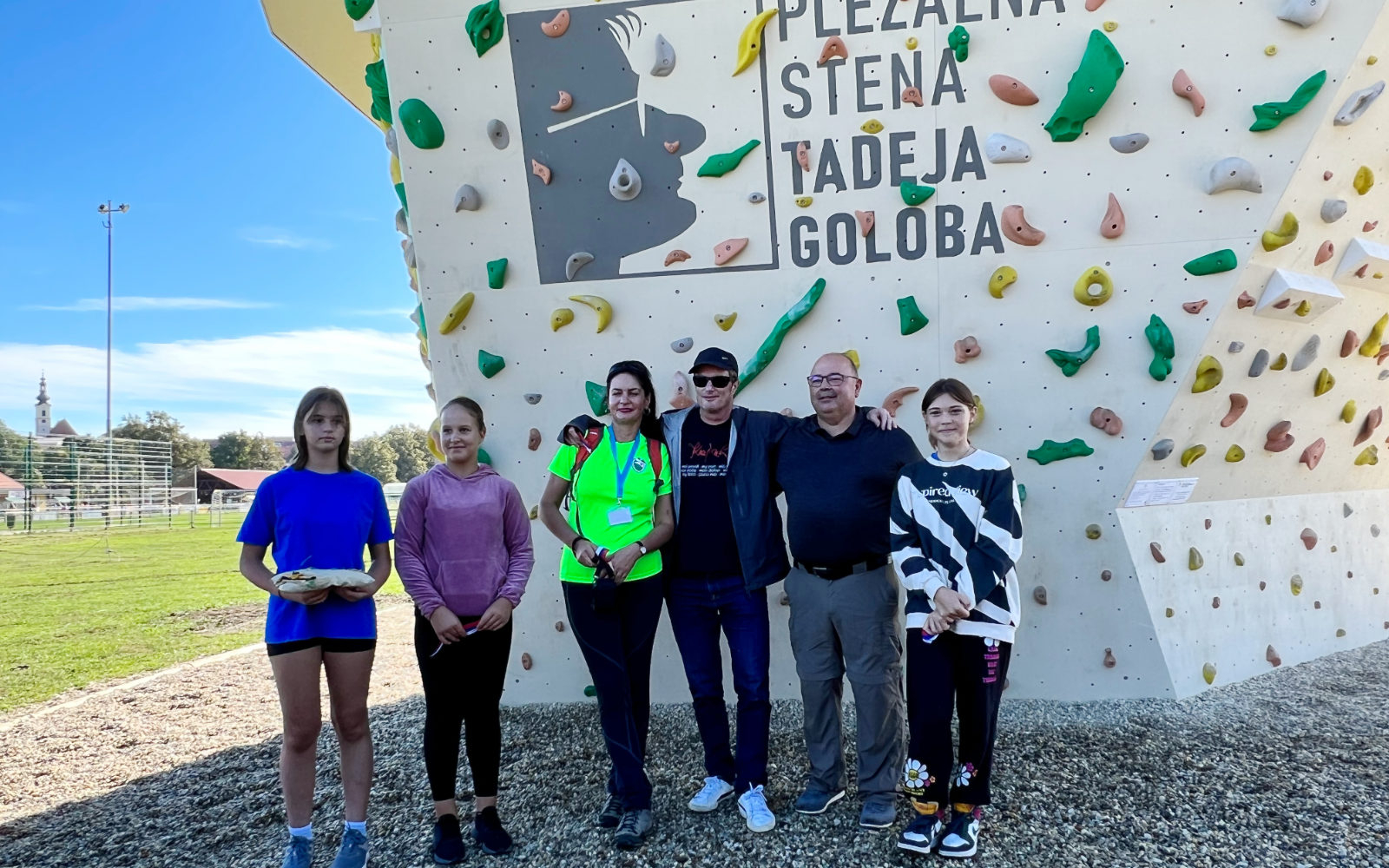 Plezalna stena Tadeja Goloba je primerna za vse generacije plezalcev, od popolnih začetnikov do tekmovalcev. Foto: Nina Zorman