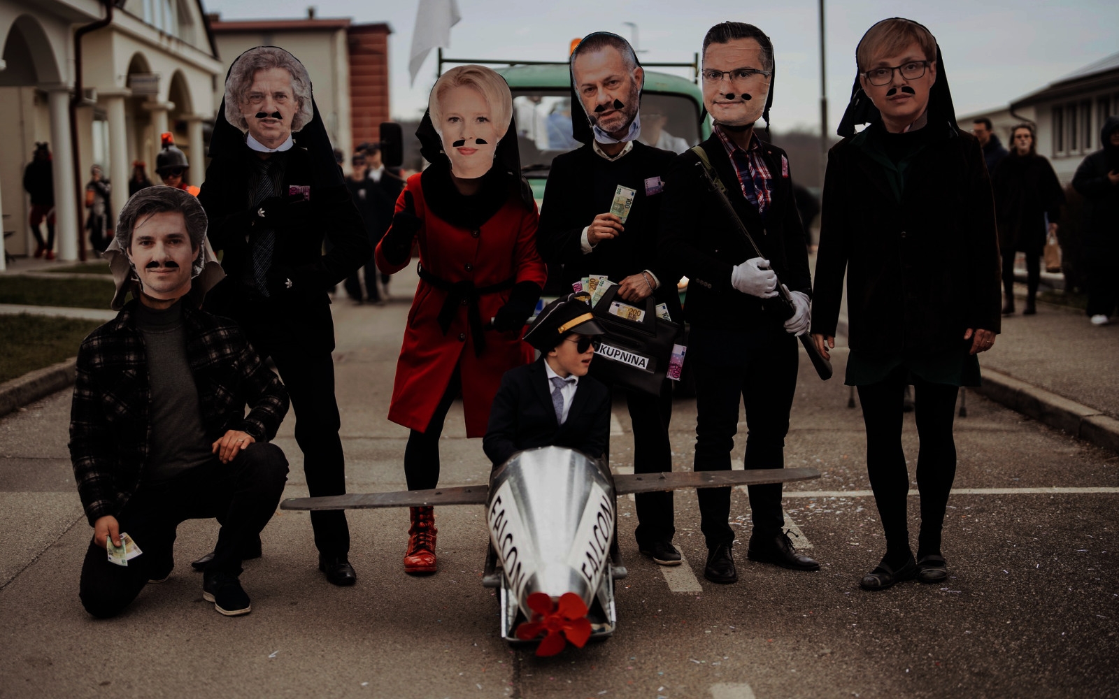 Slovenski politični vrh na pustnem obisku v Lenartu. Foto: Sandi Kolarič