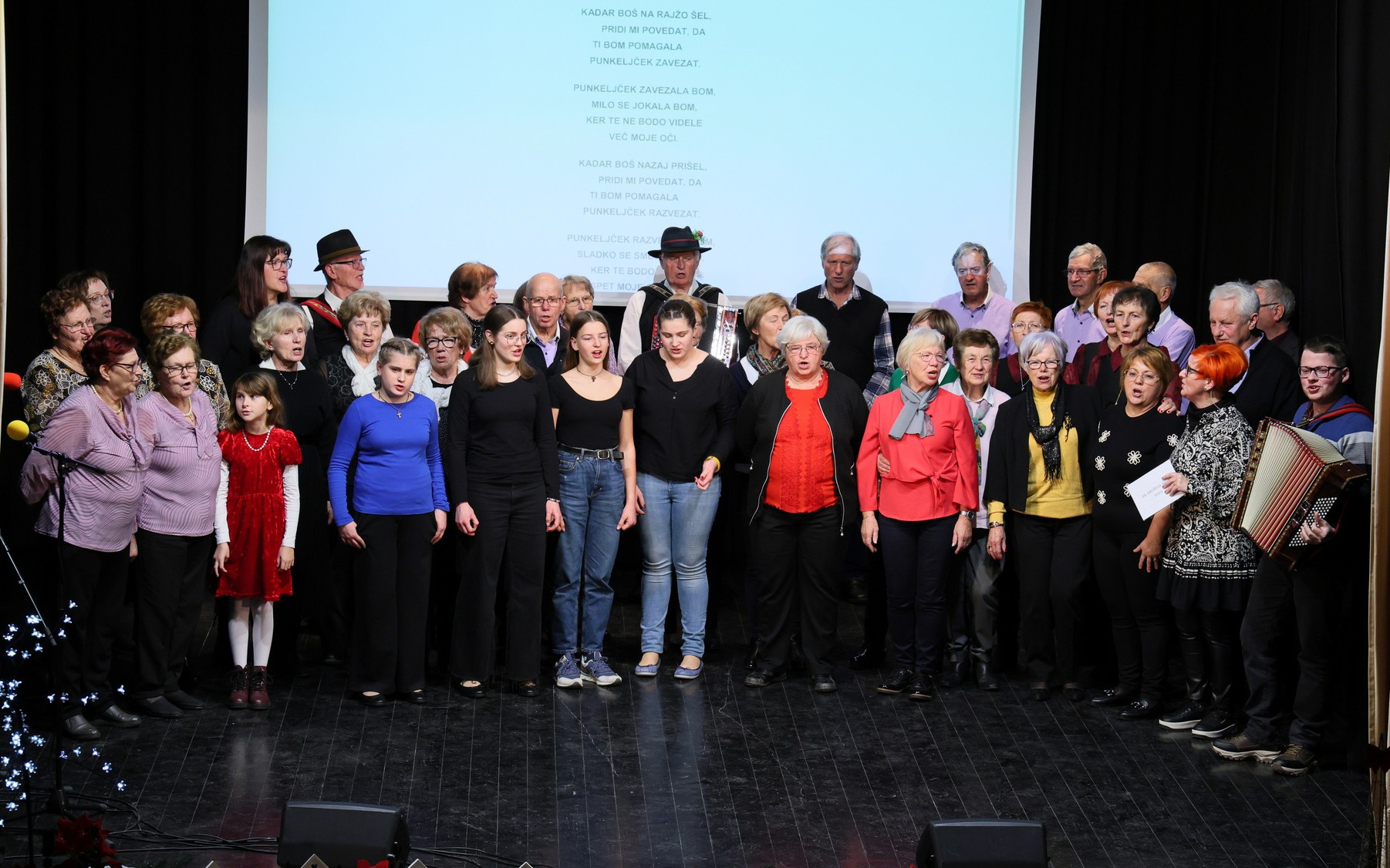 Pesem ponovno povezala generacije na 28. prireditvi Družina poje