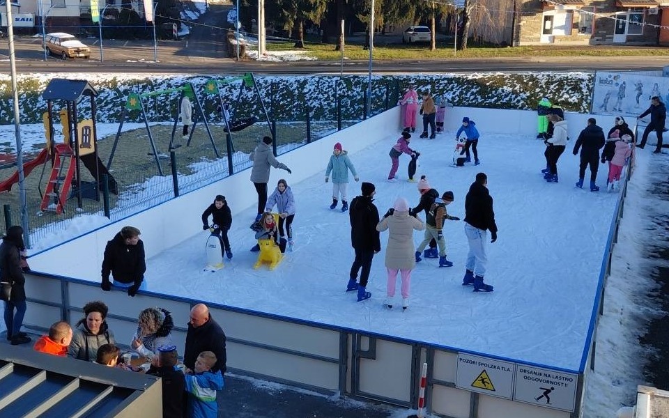 V Benediktu našteli približno 2.000 drsalcev