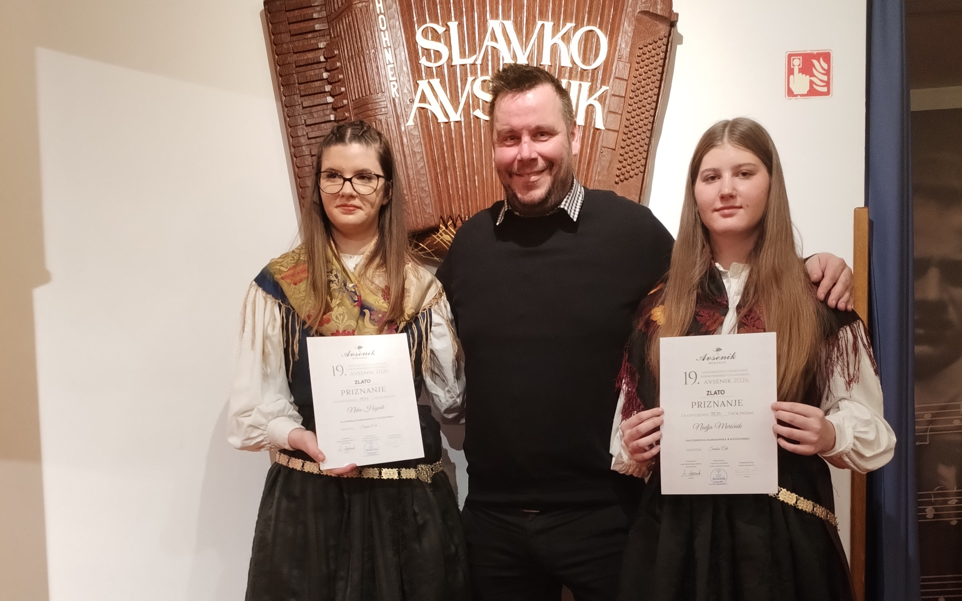 Nadja in Nika tudi letos zlati!