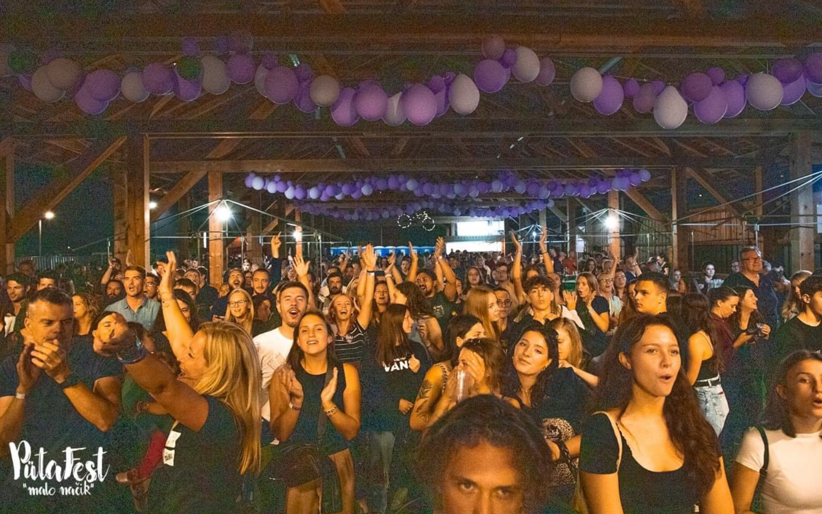 okrasitev publika putafest