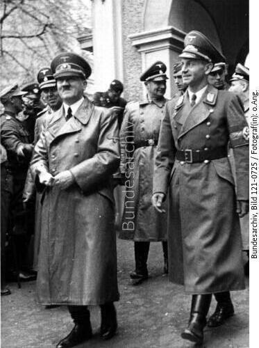 Adolf Hitler v MB