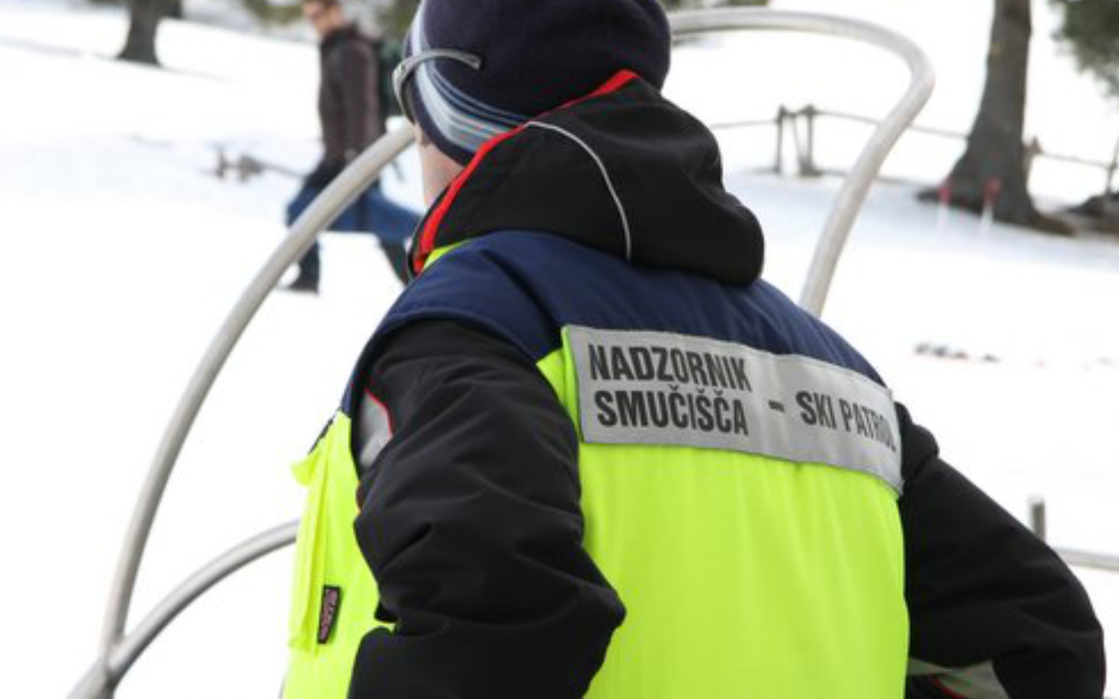 policija smucanje 2p